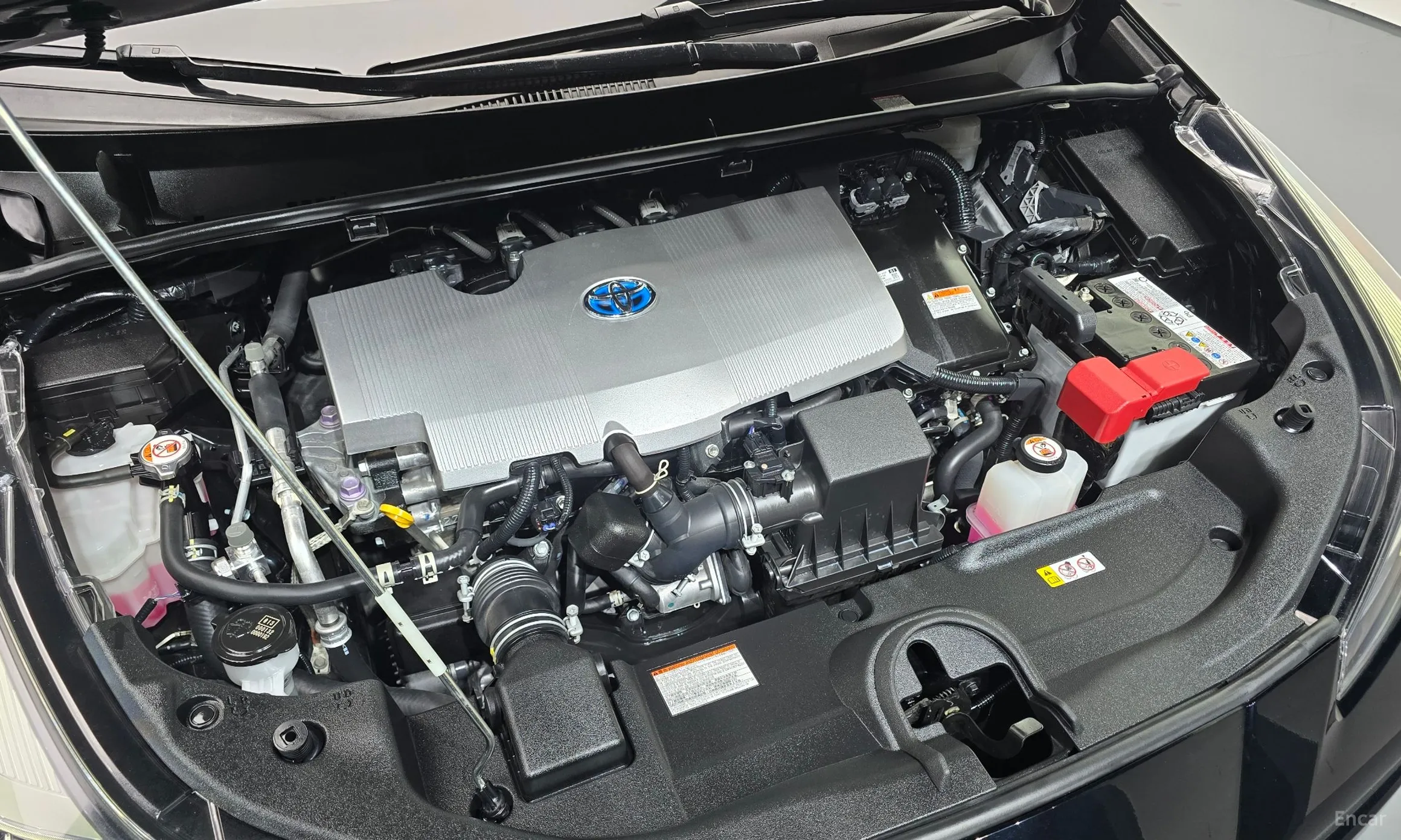 Toyota Prius 4th Generation превью 6