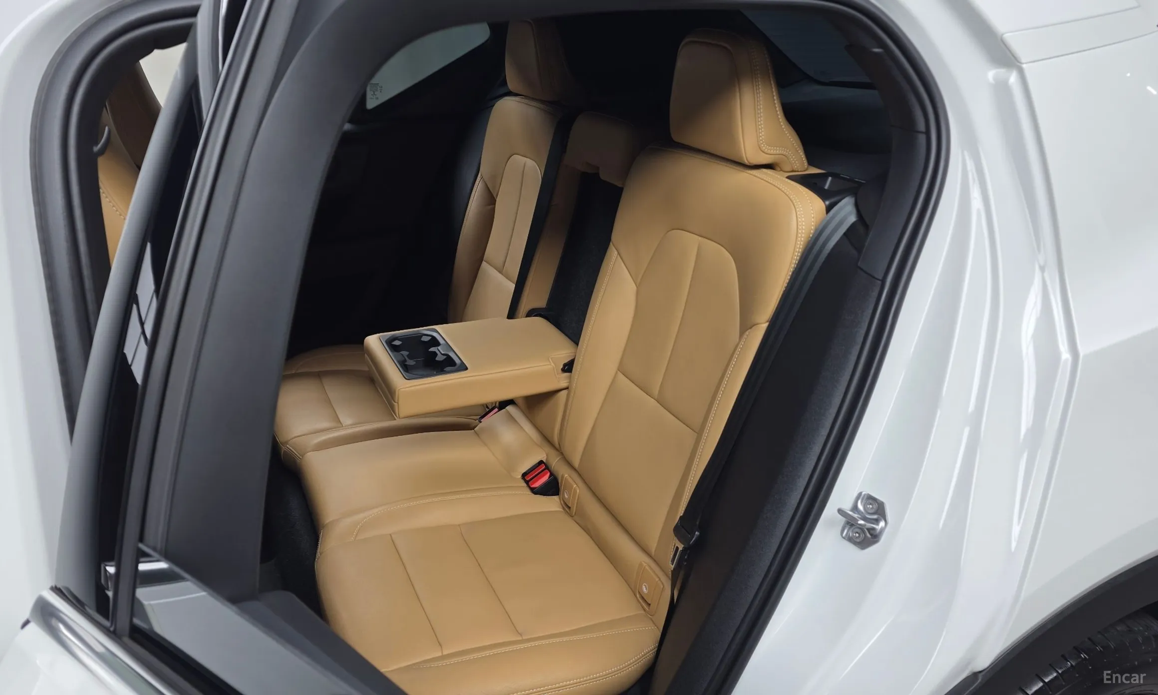 Volvo XC40 превью 12