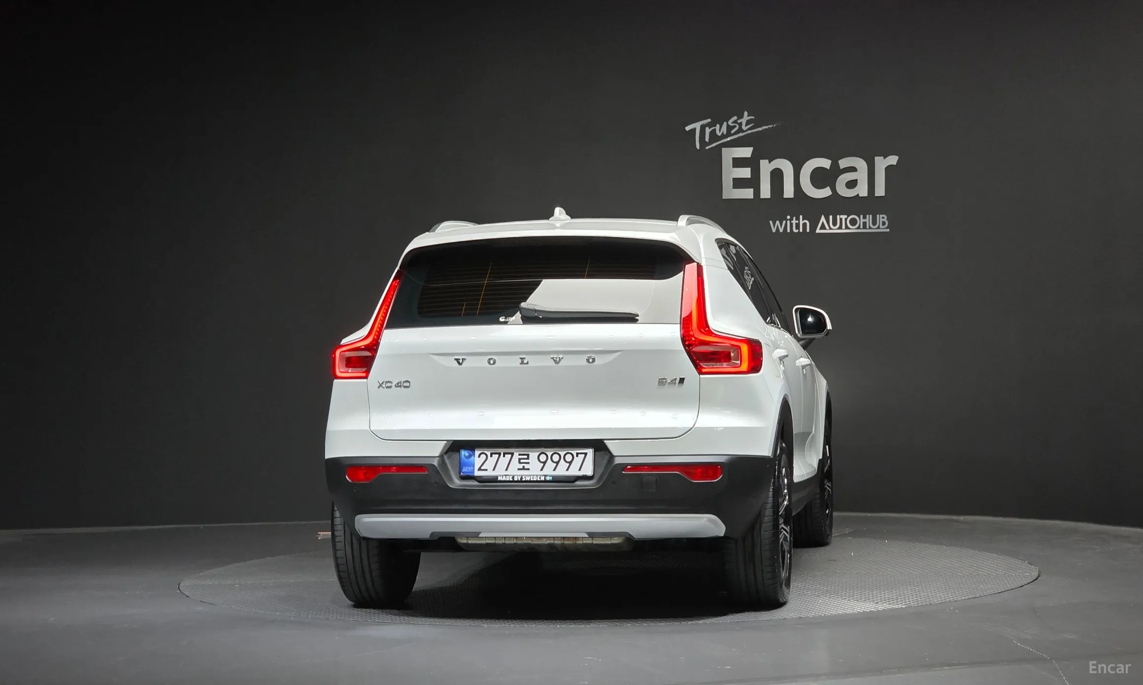 Volvo XC40 превью 4