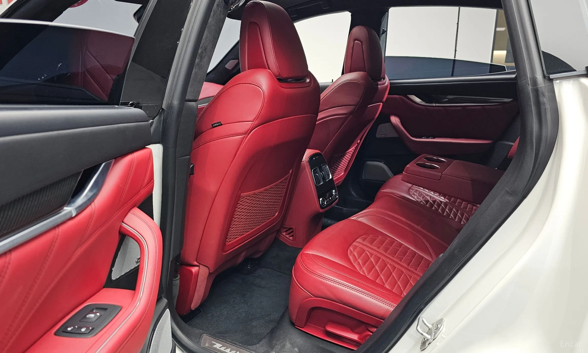 Maserati Levante превью 11