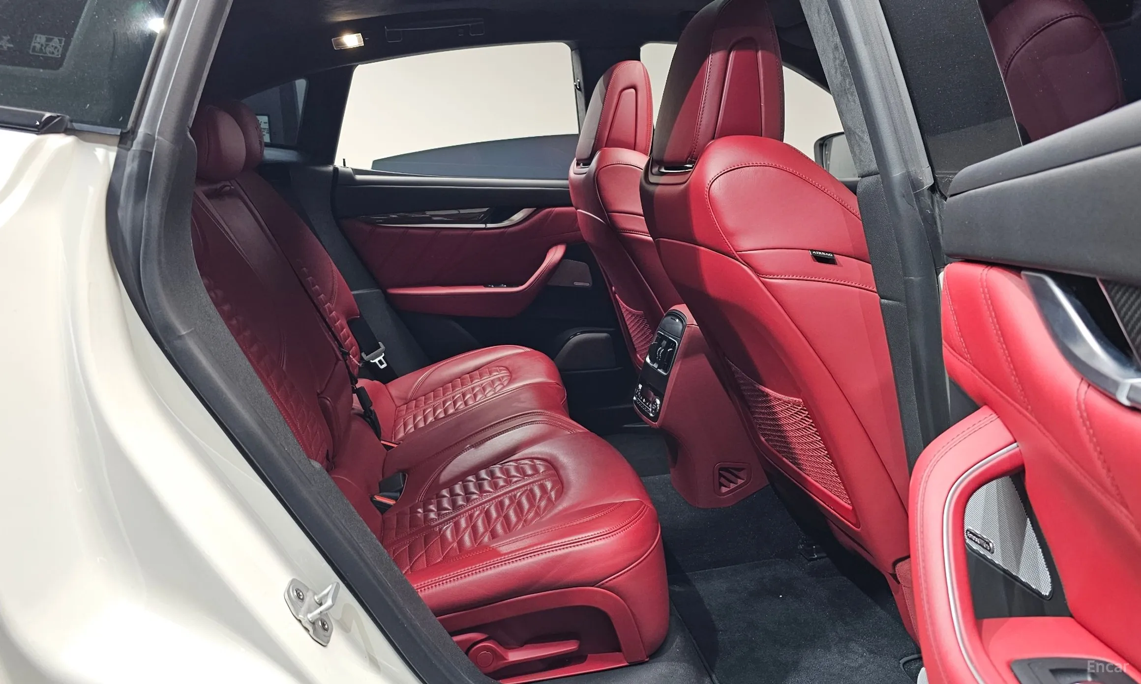 Maserati Levante превью 12
