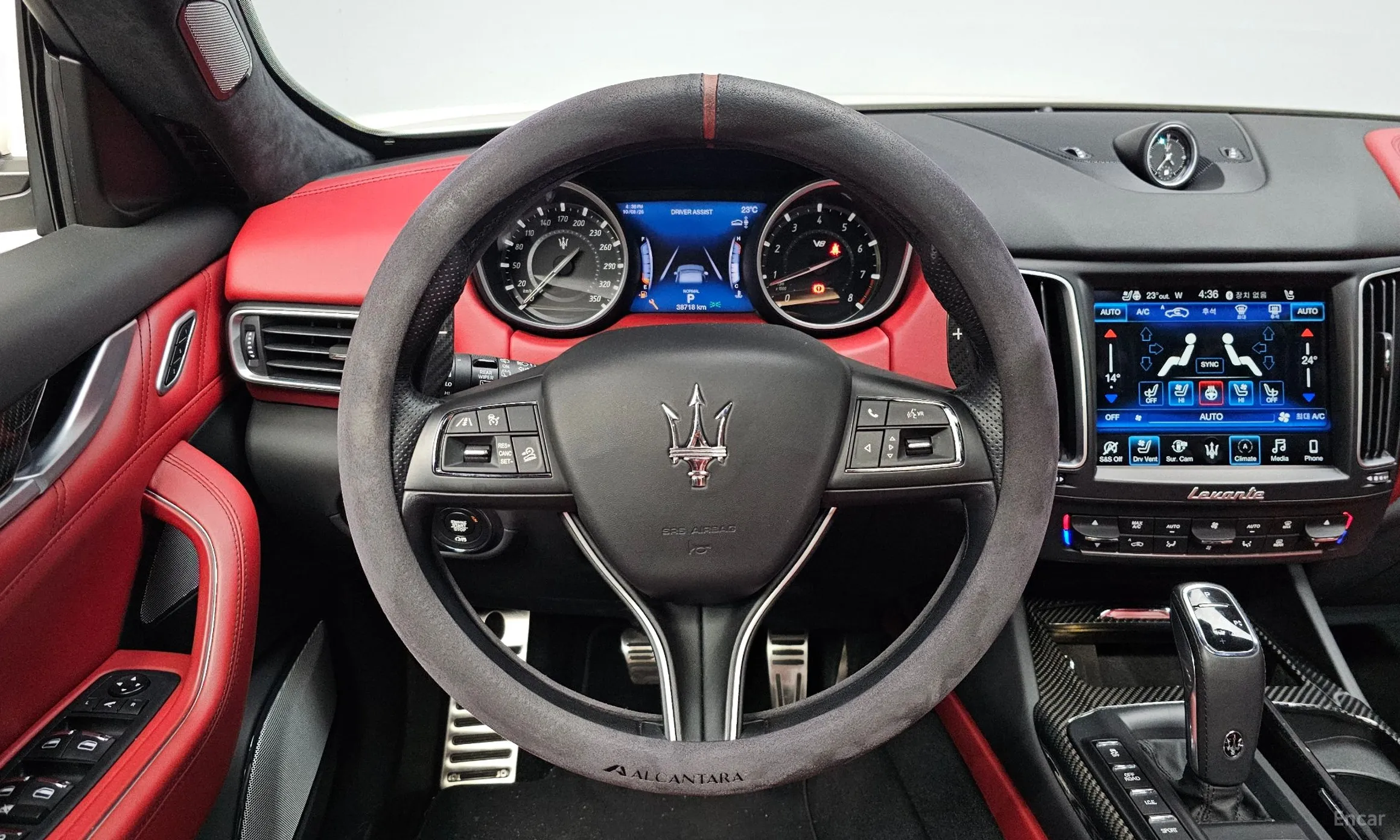 Maserati Levante превью 13