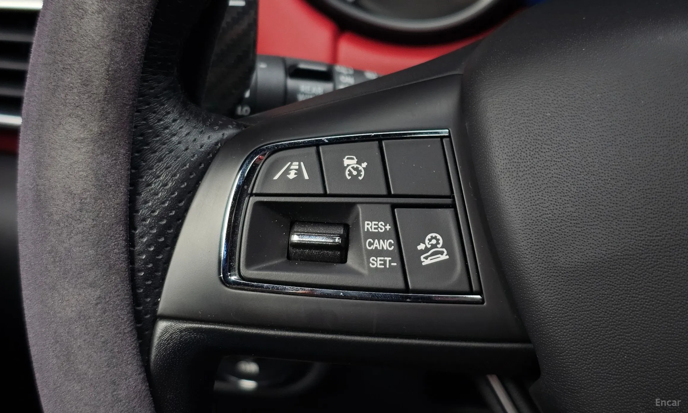 Maserati Levante превью 14