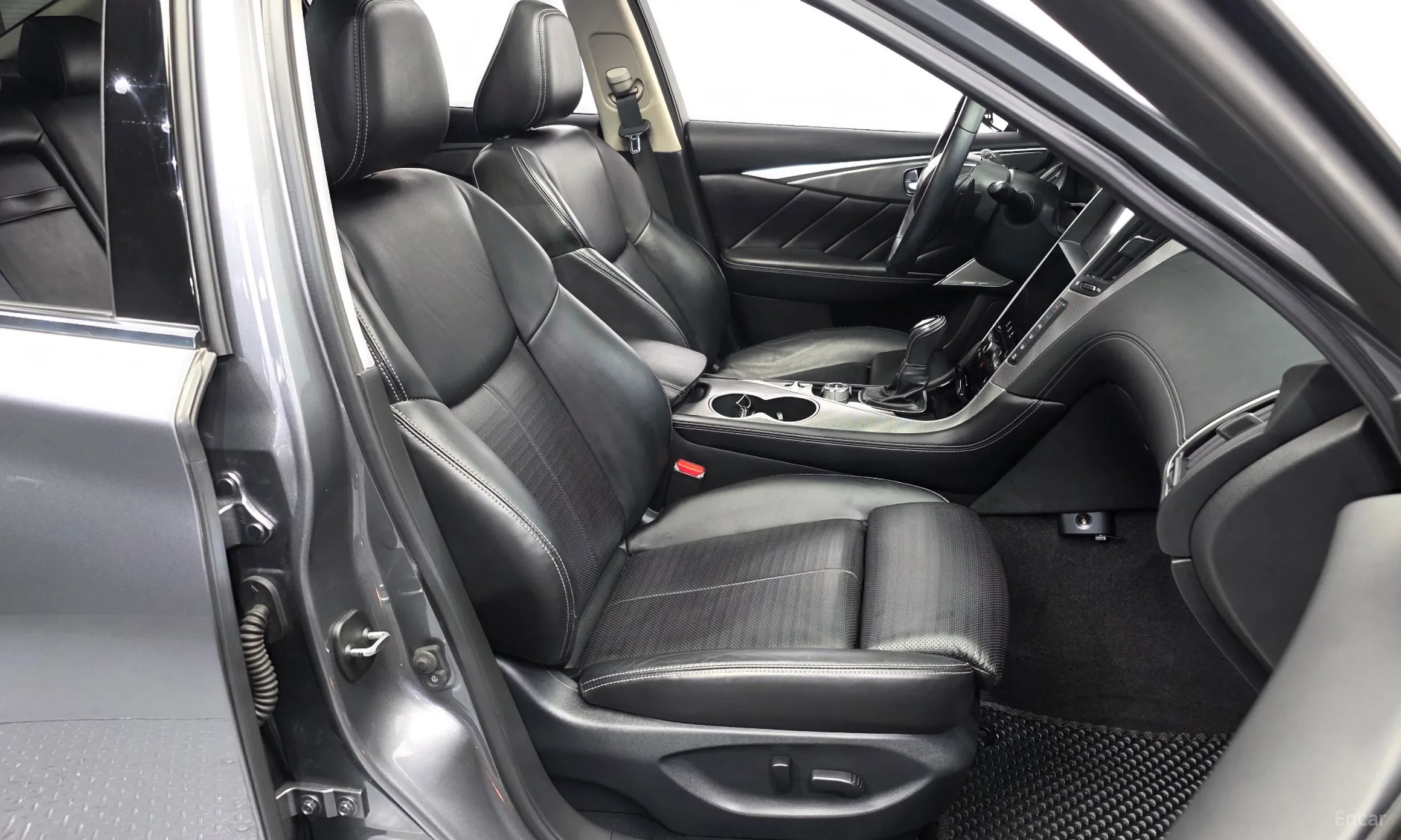 Infiniti Q50 превью 11