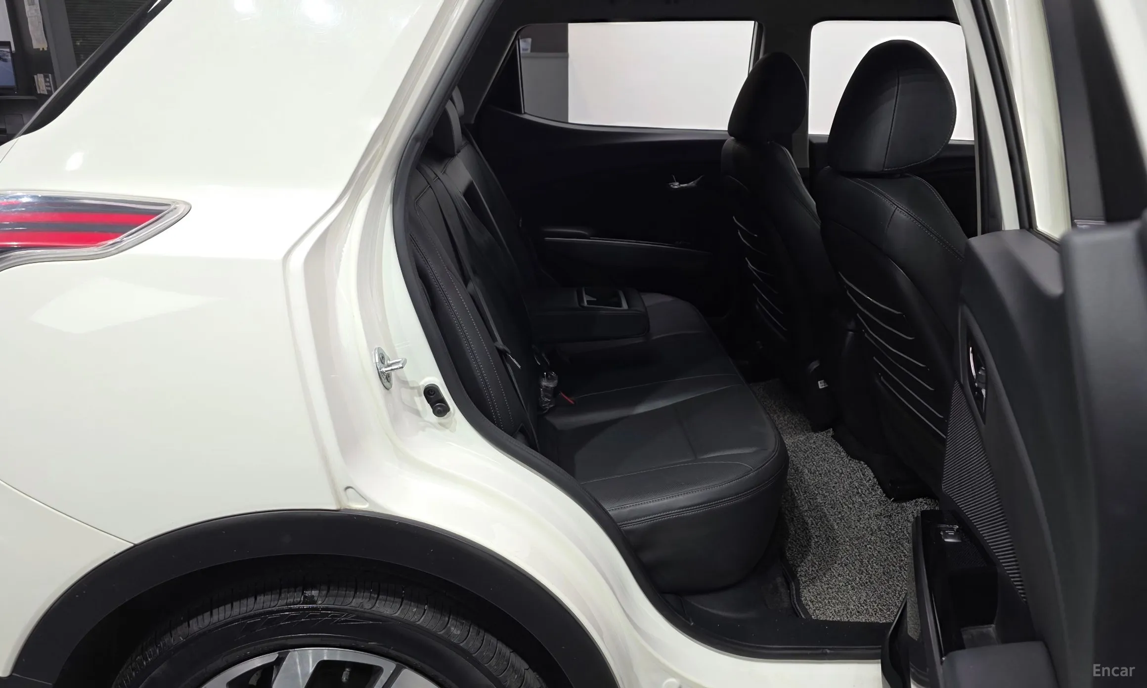 KG Mobility (SsangYong) Berry New Tivoli превью 11