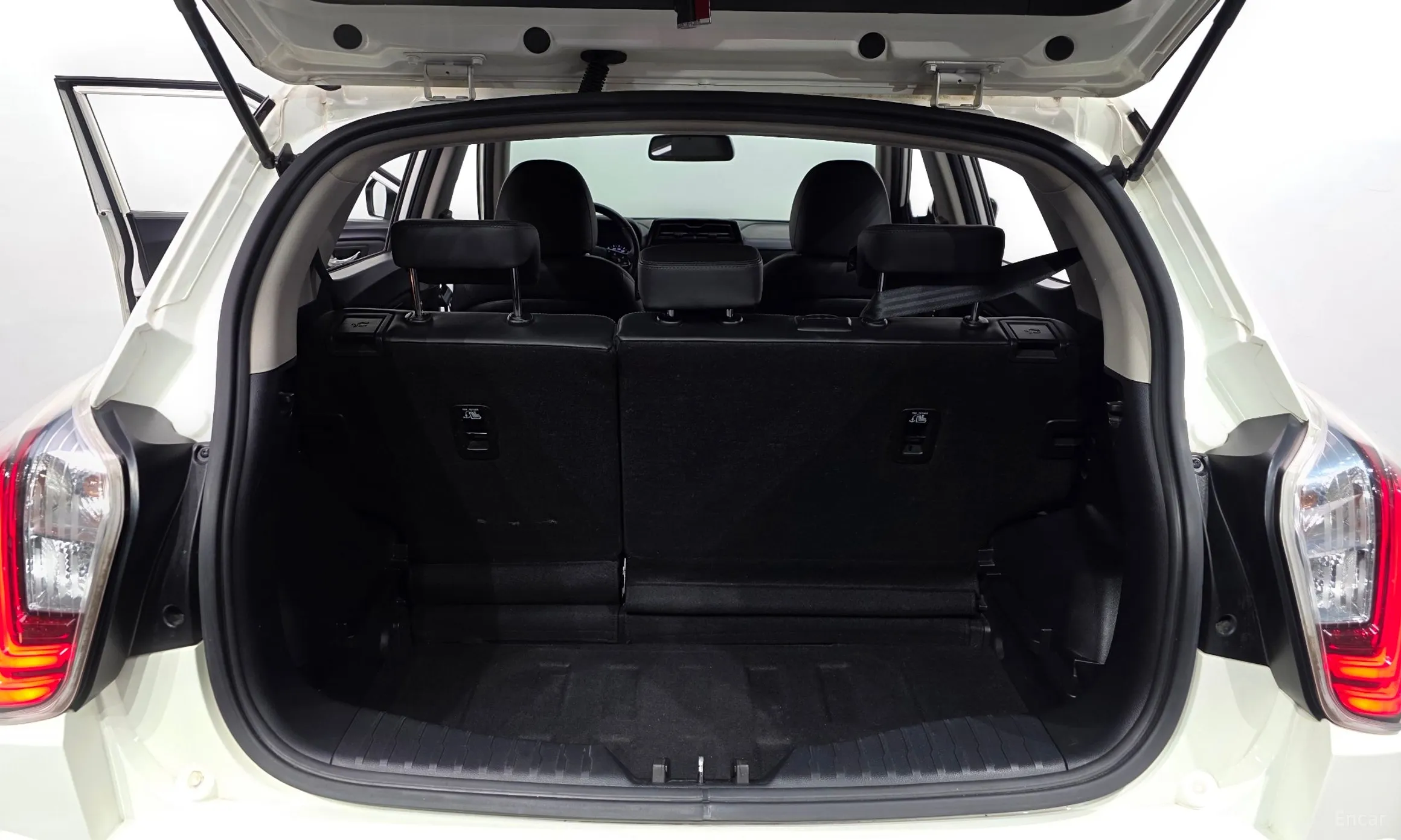 KG Mobility (SsangYong) Berry New Tivoli превью 17