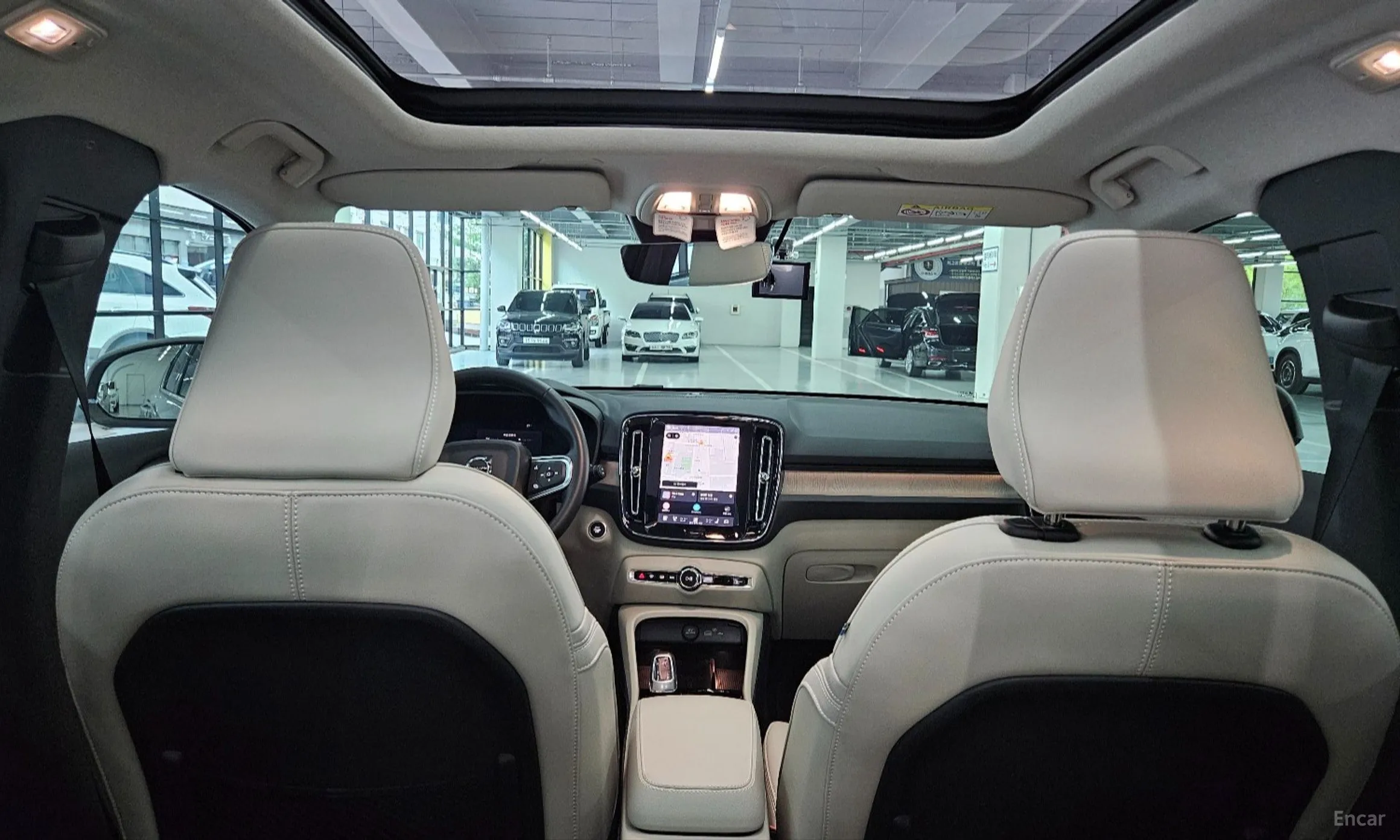 Volvo XC40 превью 11