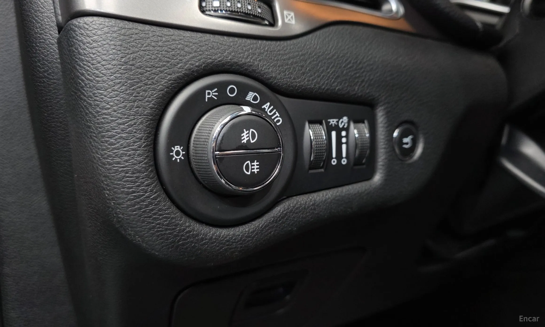 Jeep Cherokee (KL) превью 16