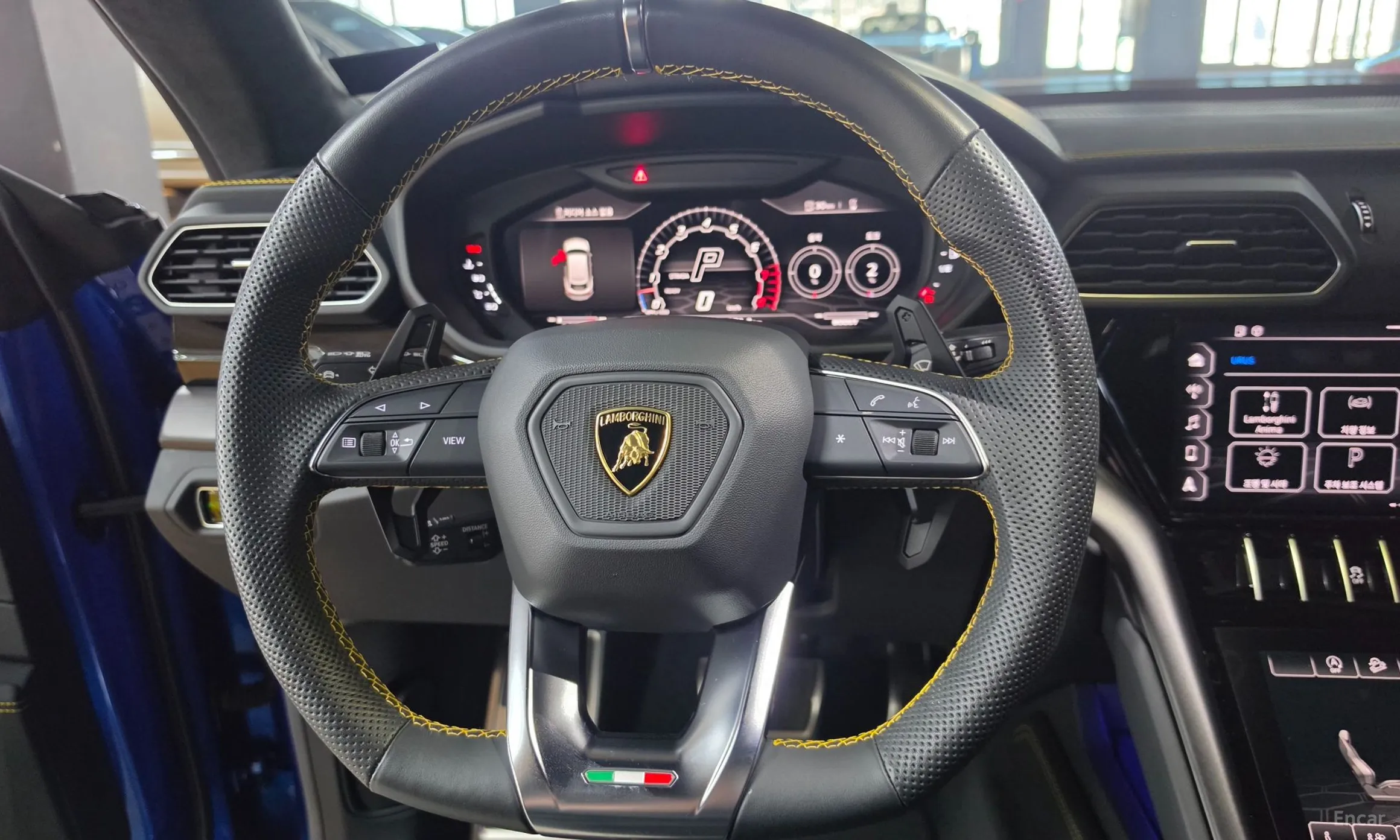 Lamborghini Urus превью 15