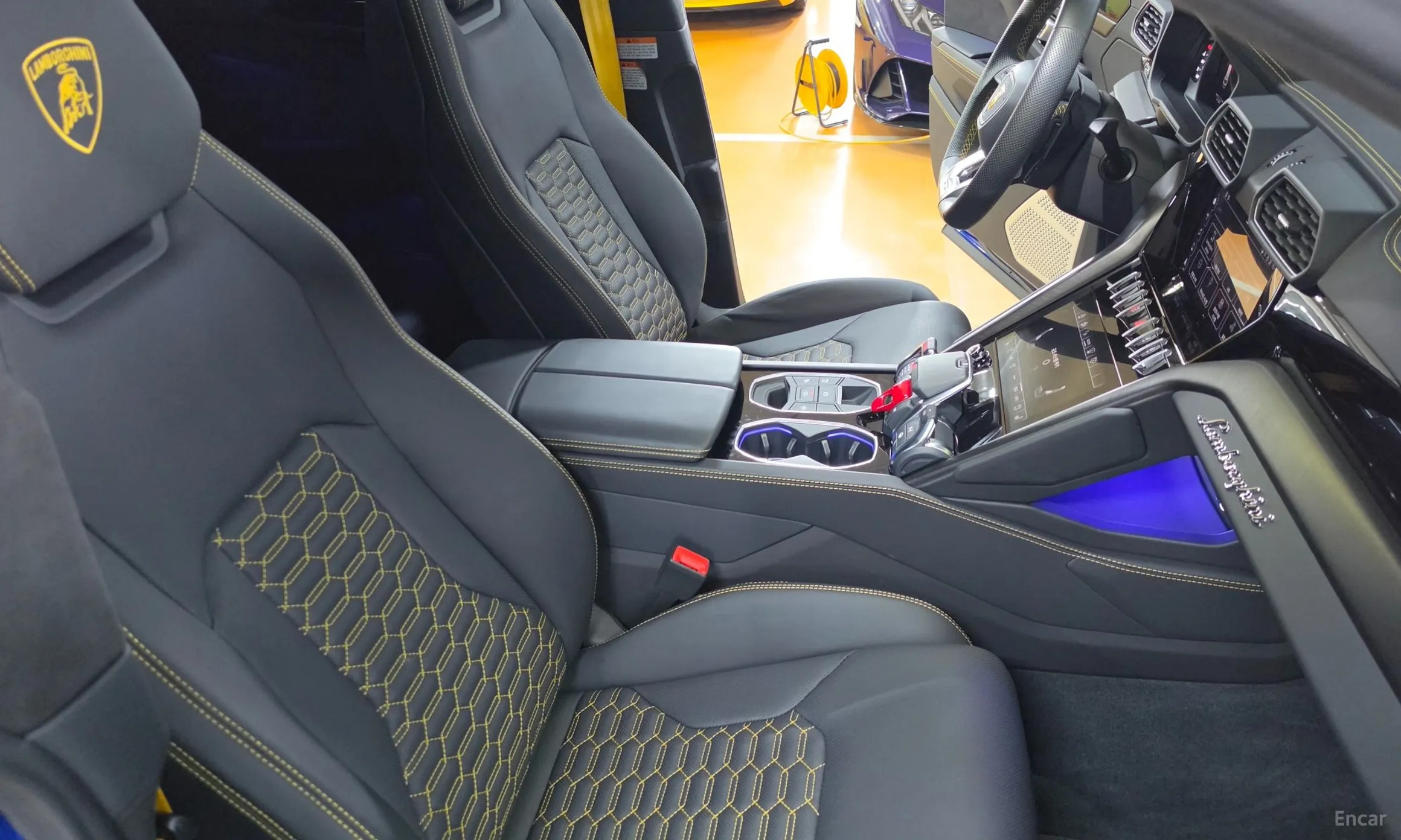 Lamborghini Urus превью 9