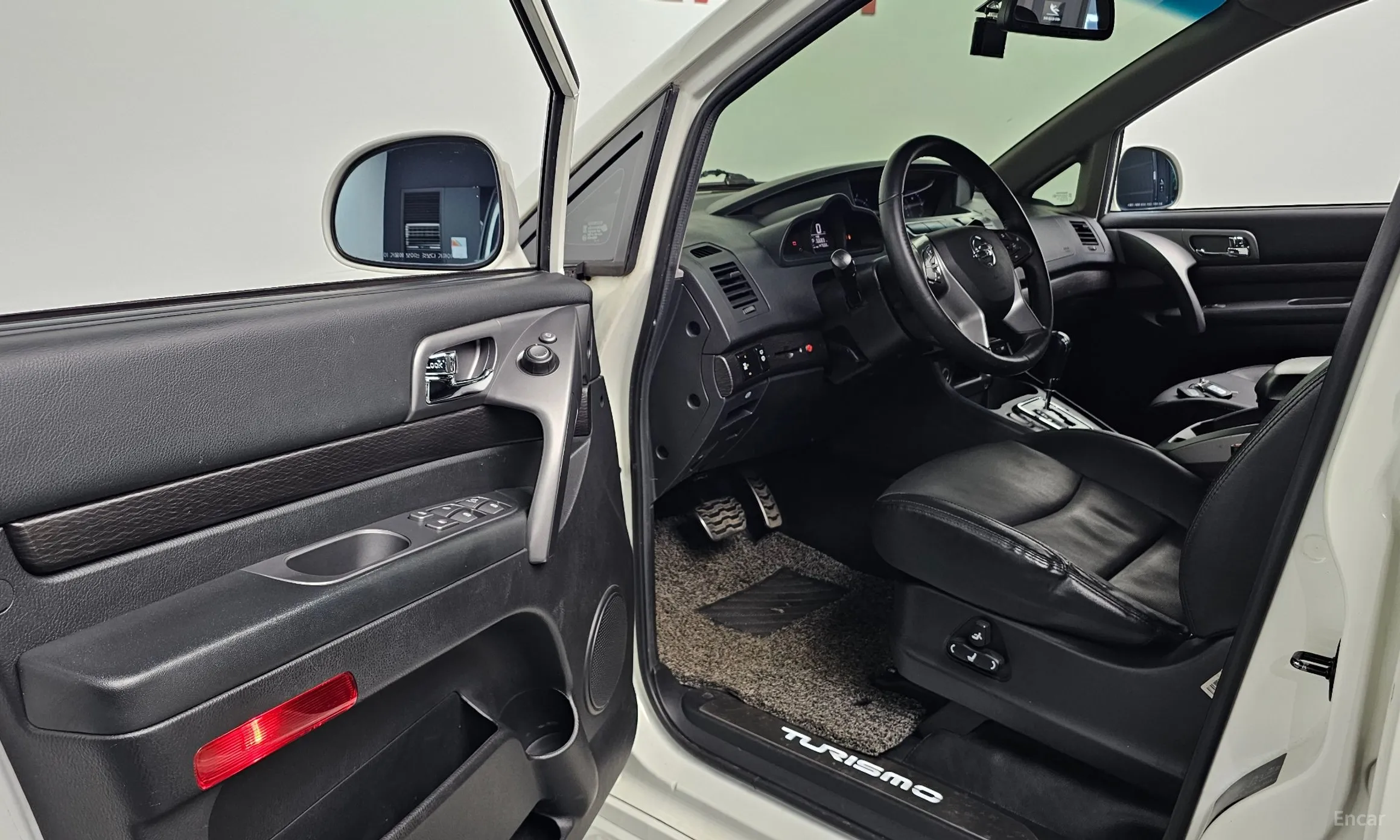 KG Mobility (SsangYong) Korando Turismo превью 10