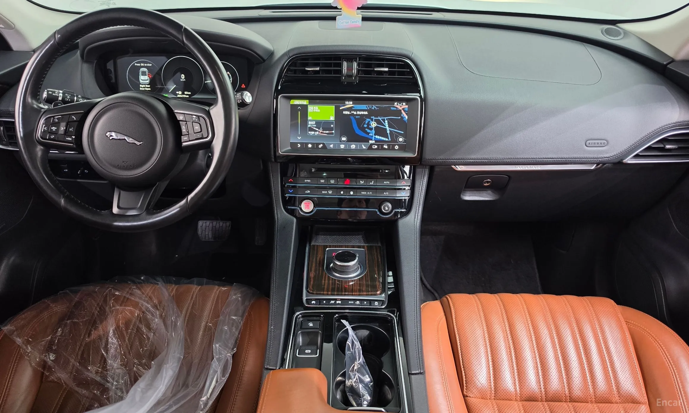 Jaguar F-PACE превью 7