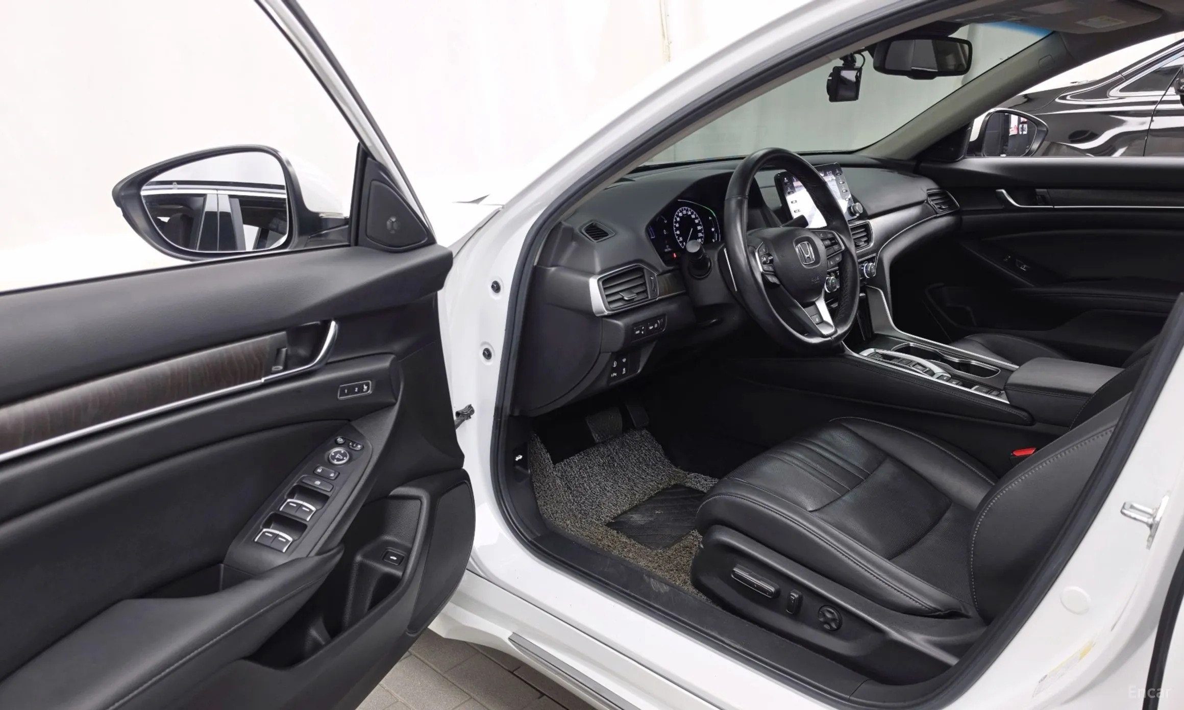 Honda Accord 10th Generation превью 10
