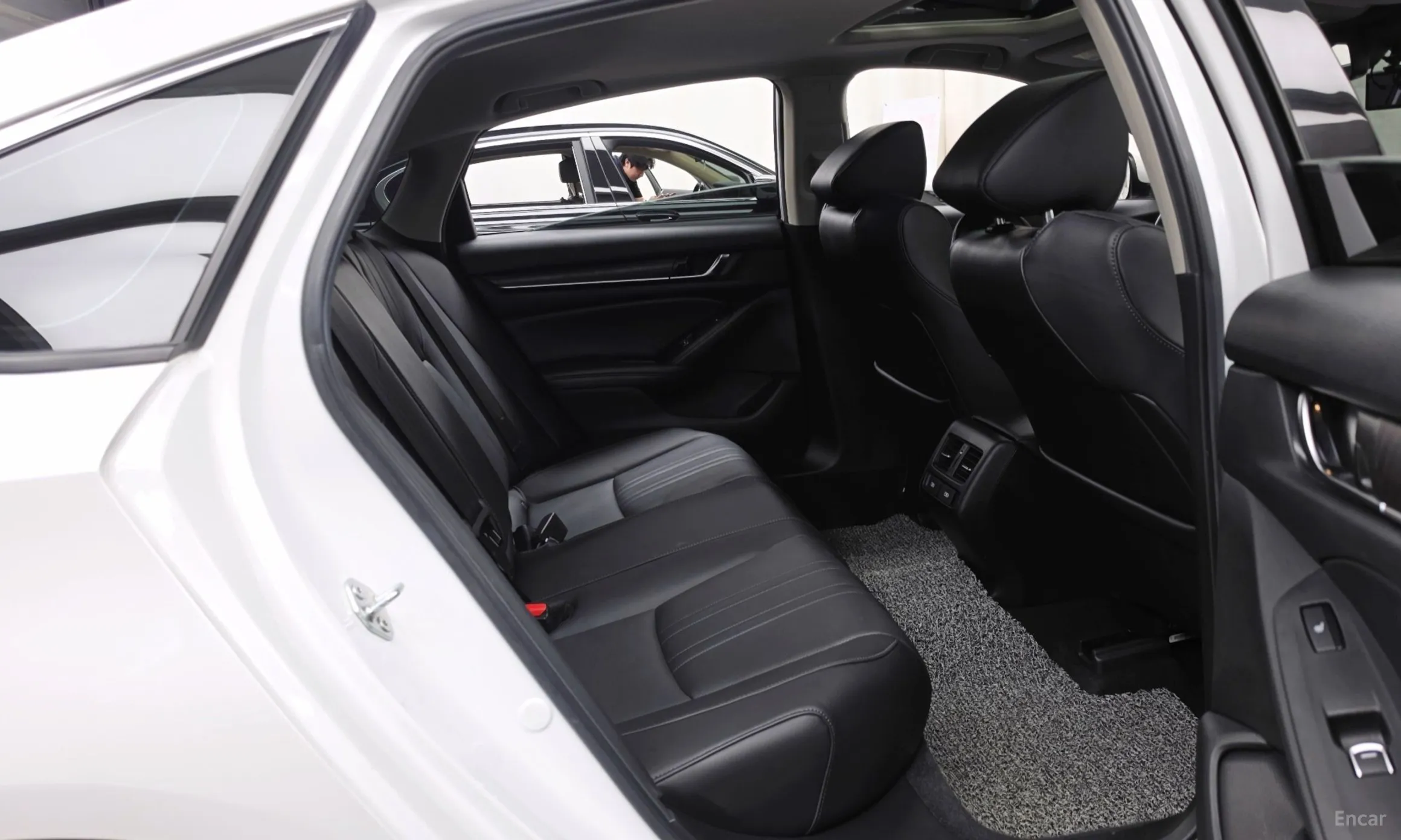 Honda Accord 10th Generation превью 12