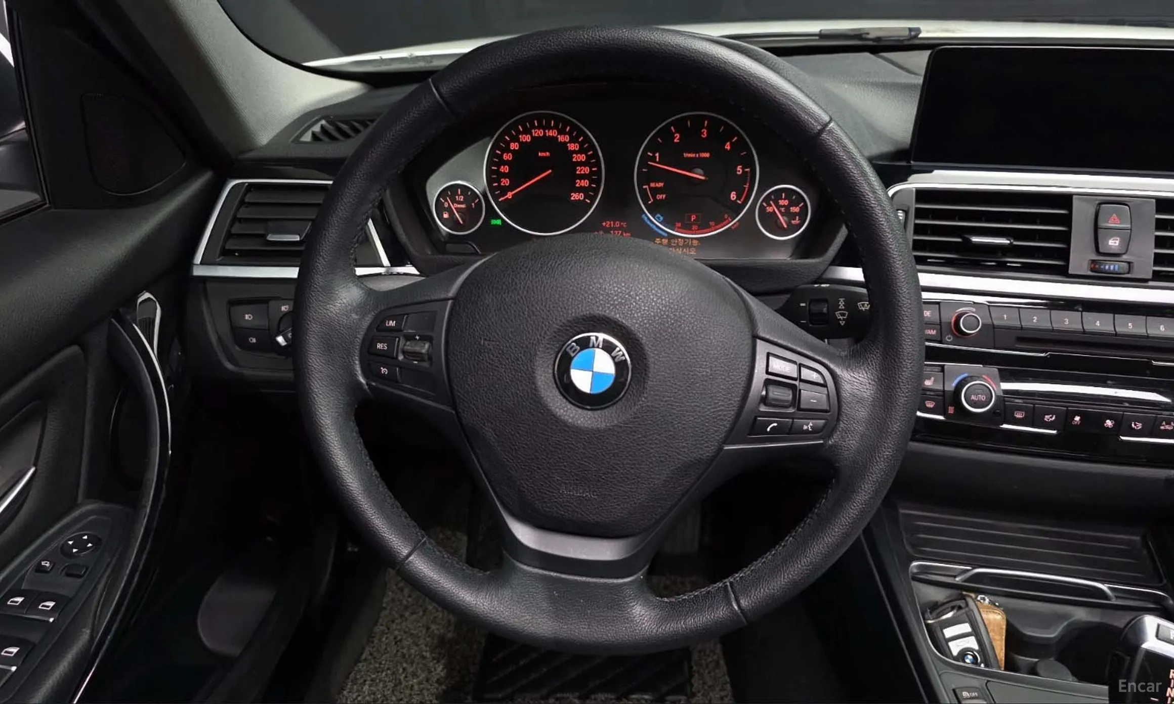 BMW 3 Series (F30) превью 13