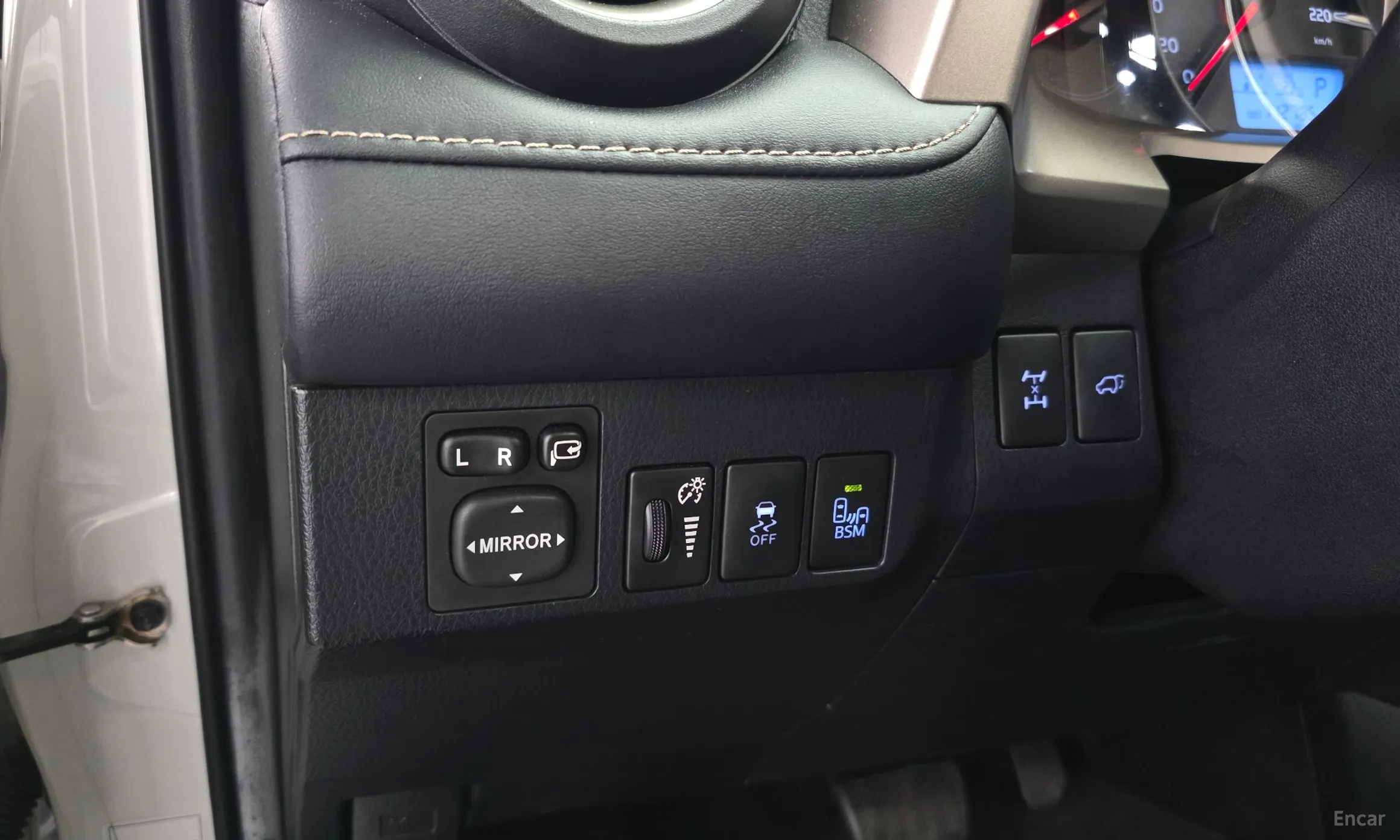 Toyota RAV4 превью 18