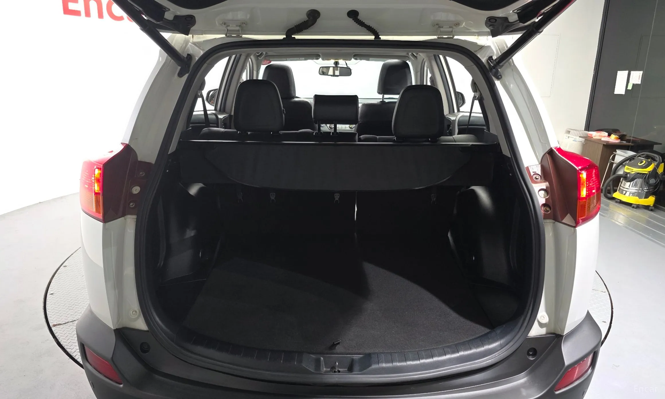 Toyota RAV4 превью 20