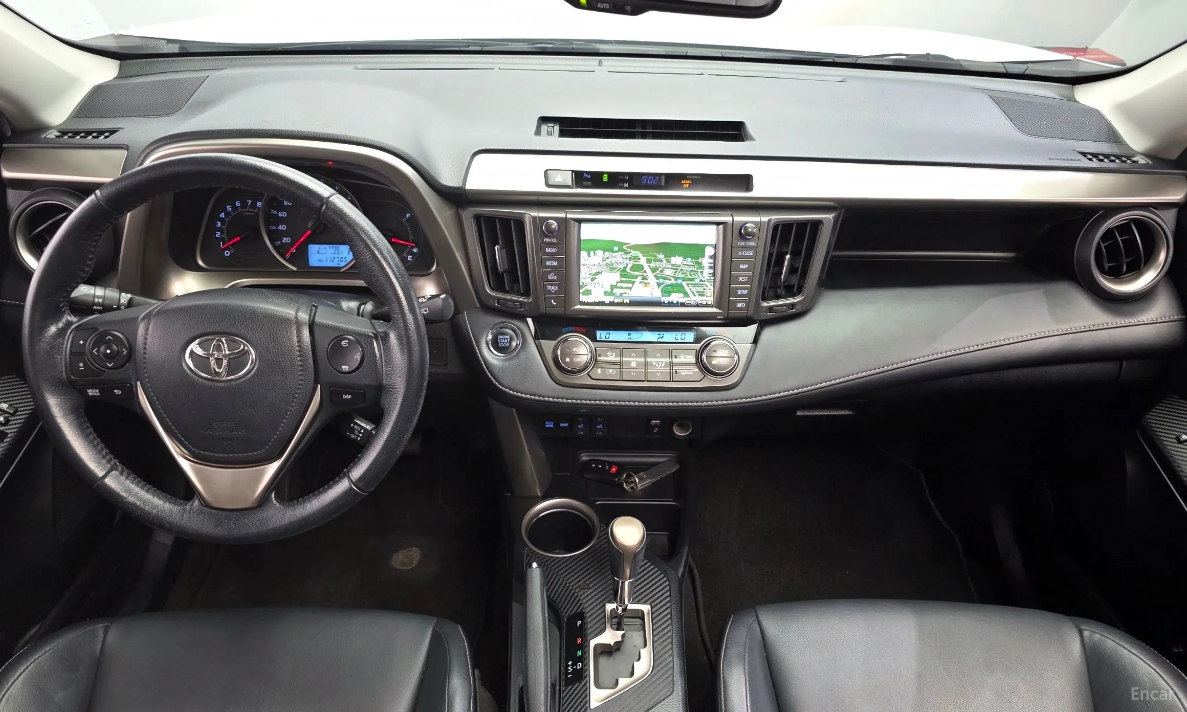 Toyota RAV4 превью 7