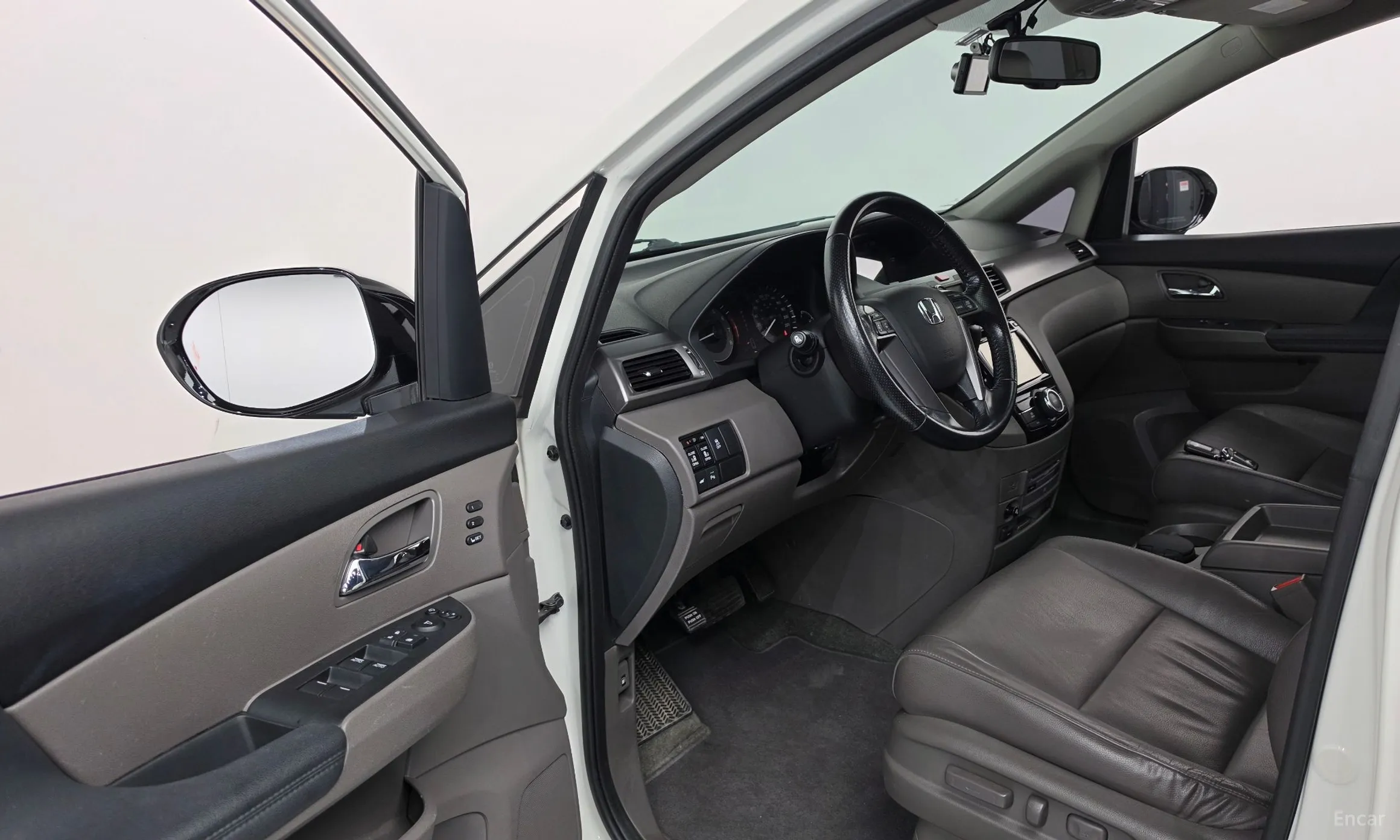Honda Odyssey превью 10