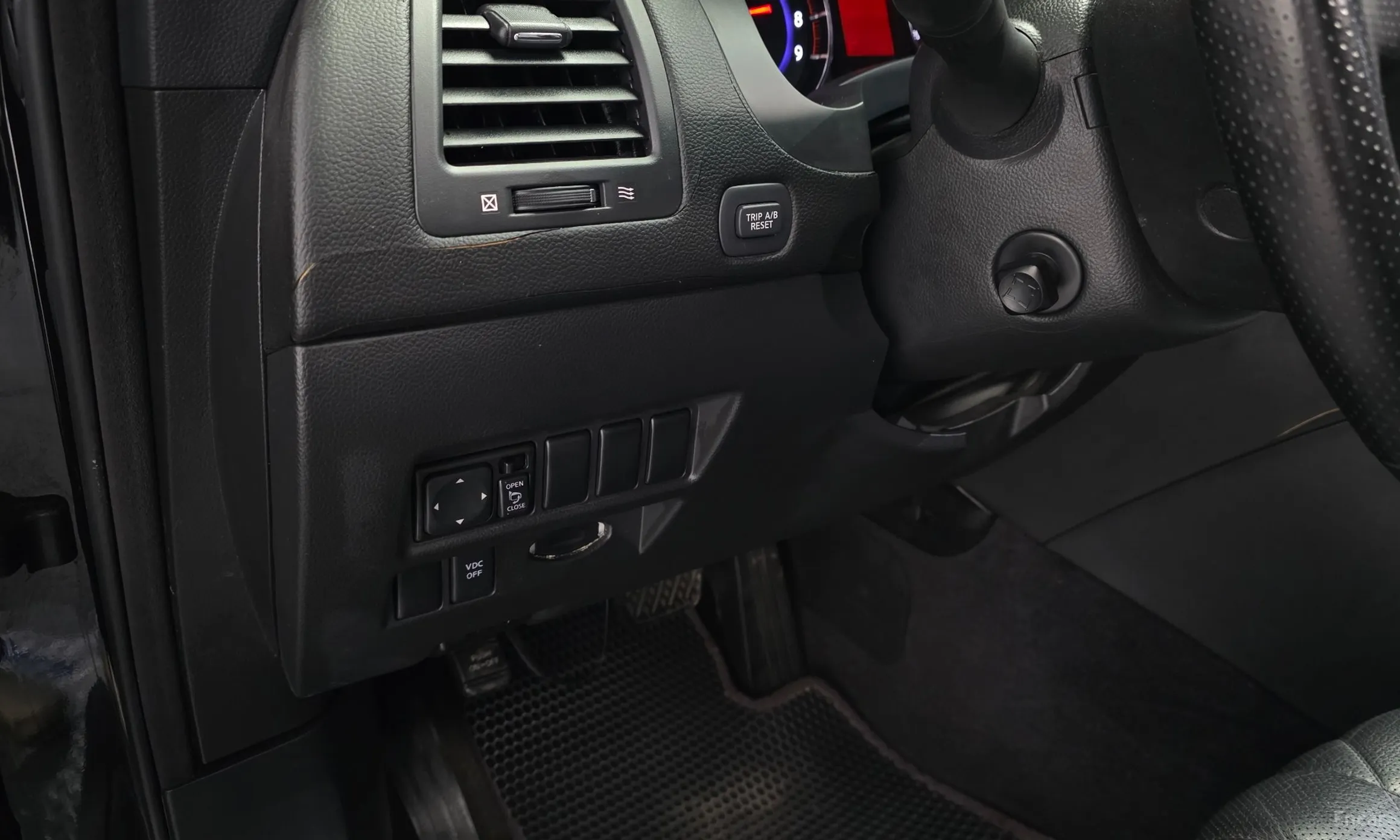 Infiniti FX35 превью 14
