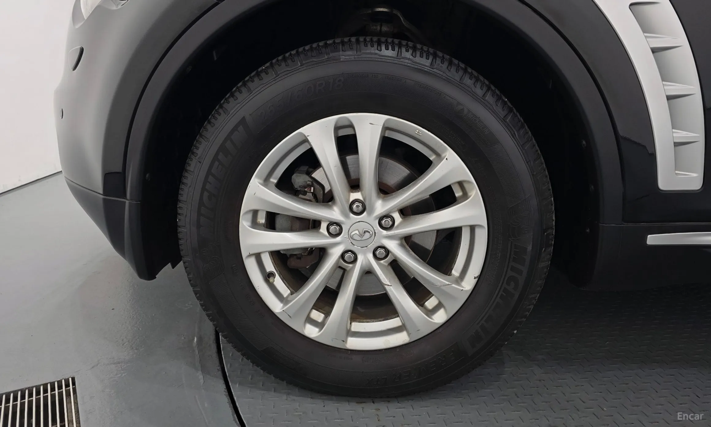 Infiniti FX35 превью 5