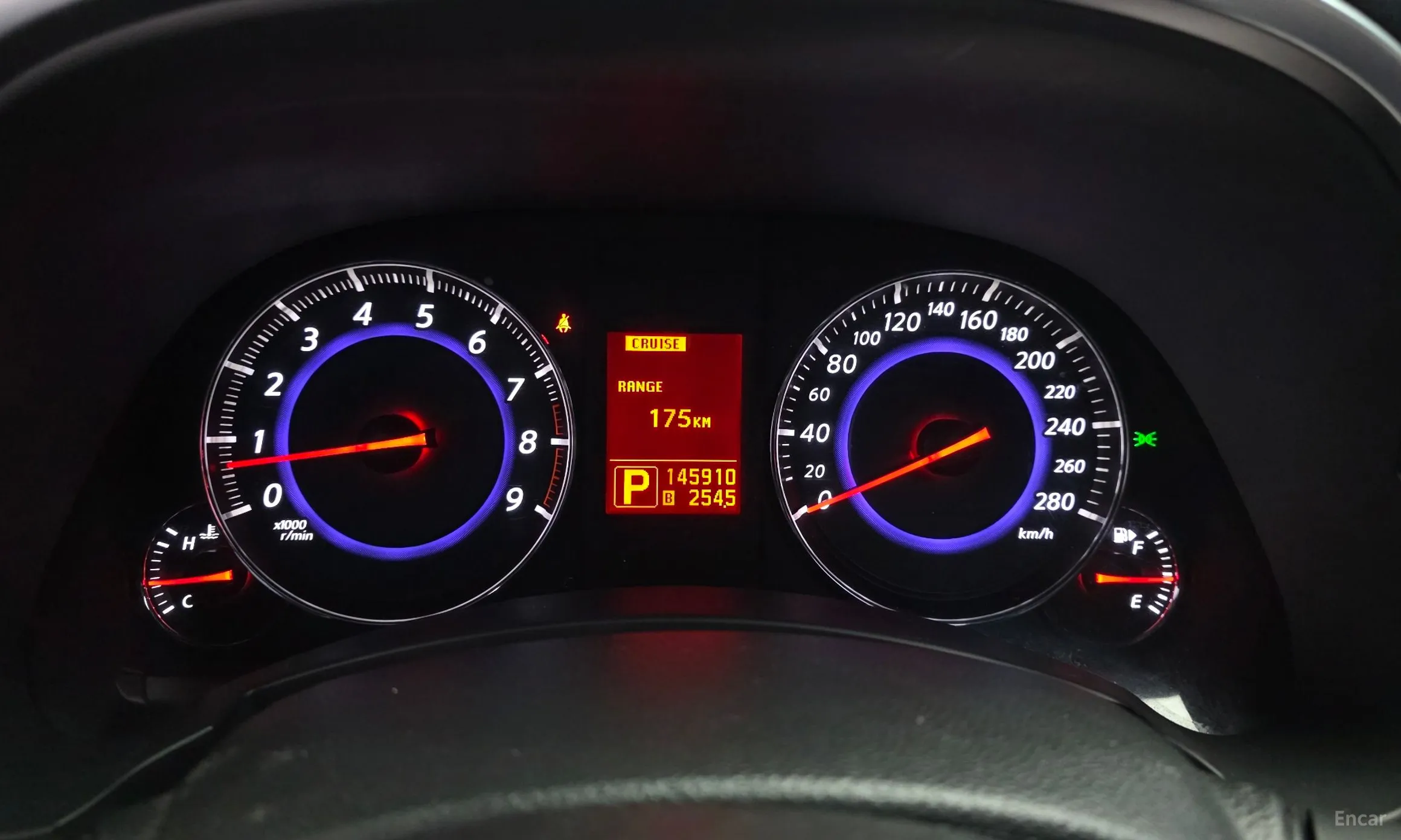 Infiniti FX35 превью 8