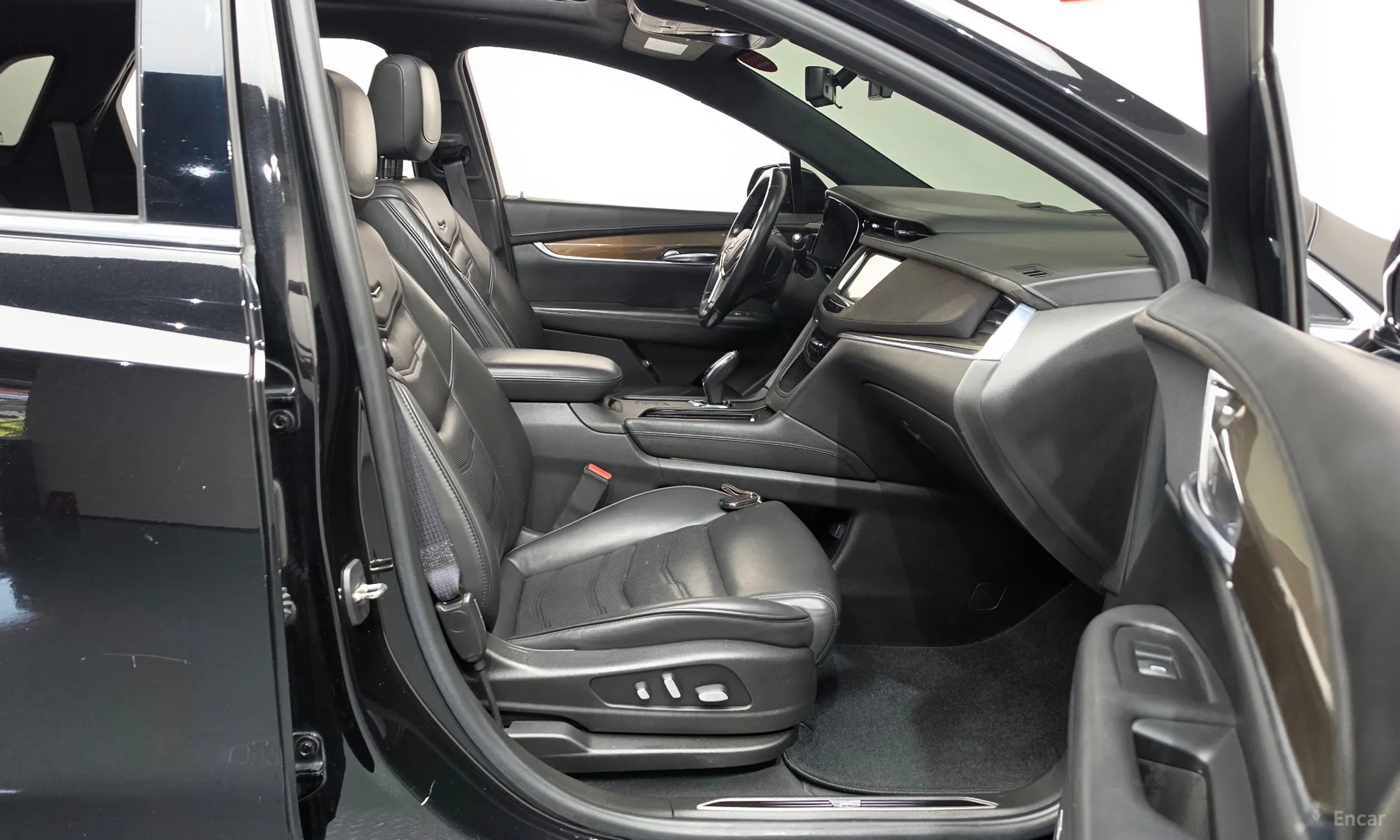 Cadillac XT5 превью 11