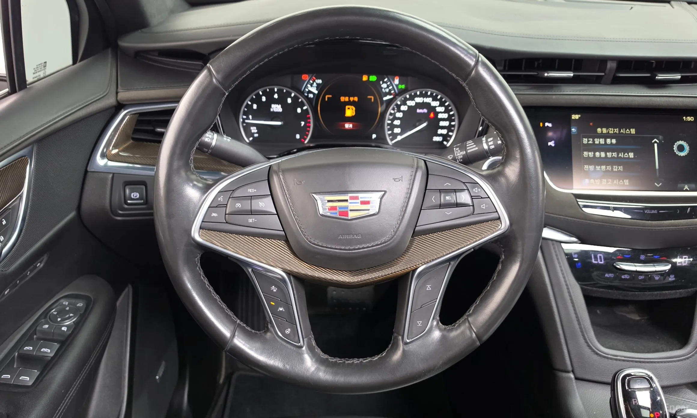 Cadillac XT5 превью 14