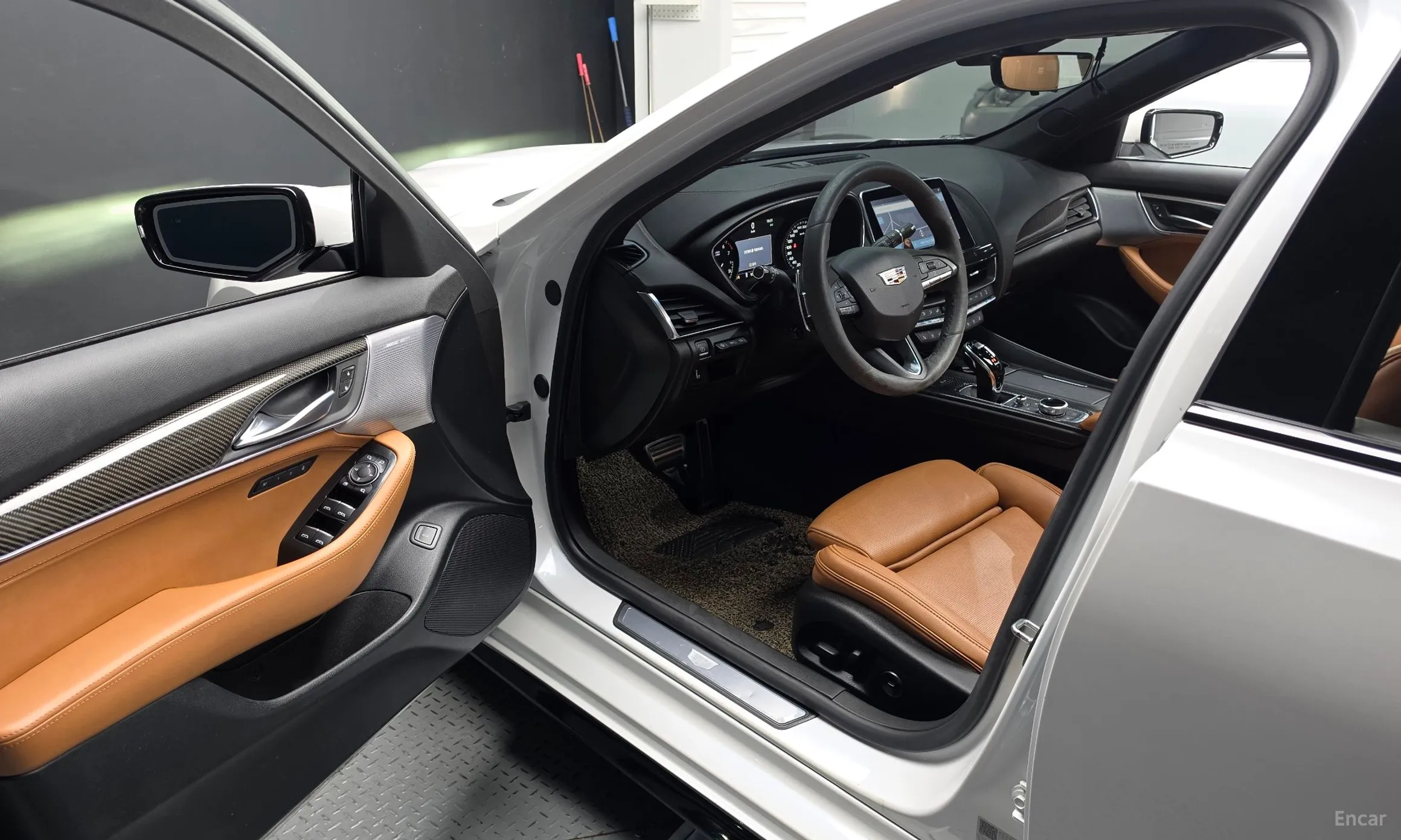 Cadillac CT5 превью 10