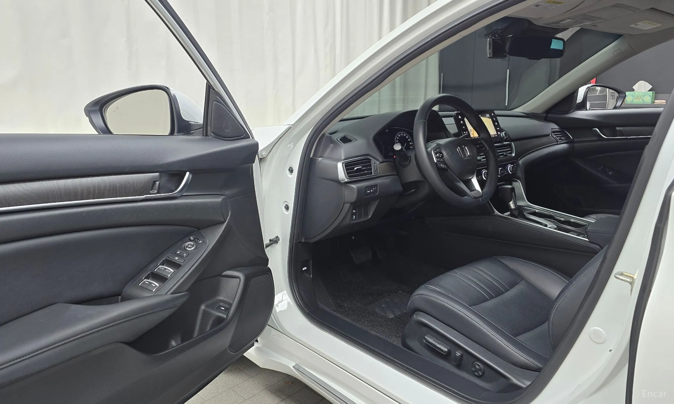Honda Accord 10th Generation превью 10