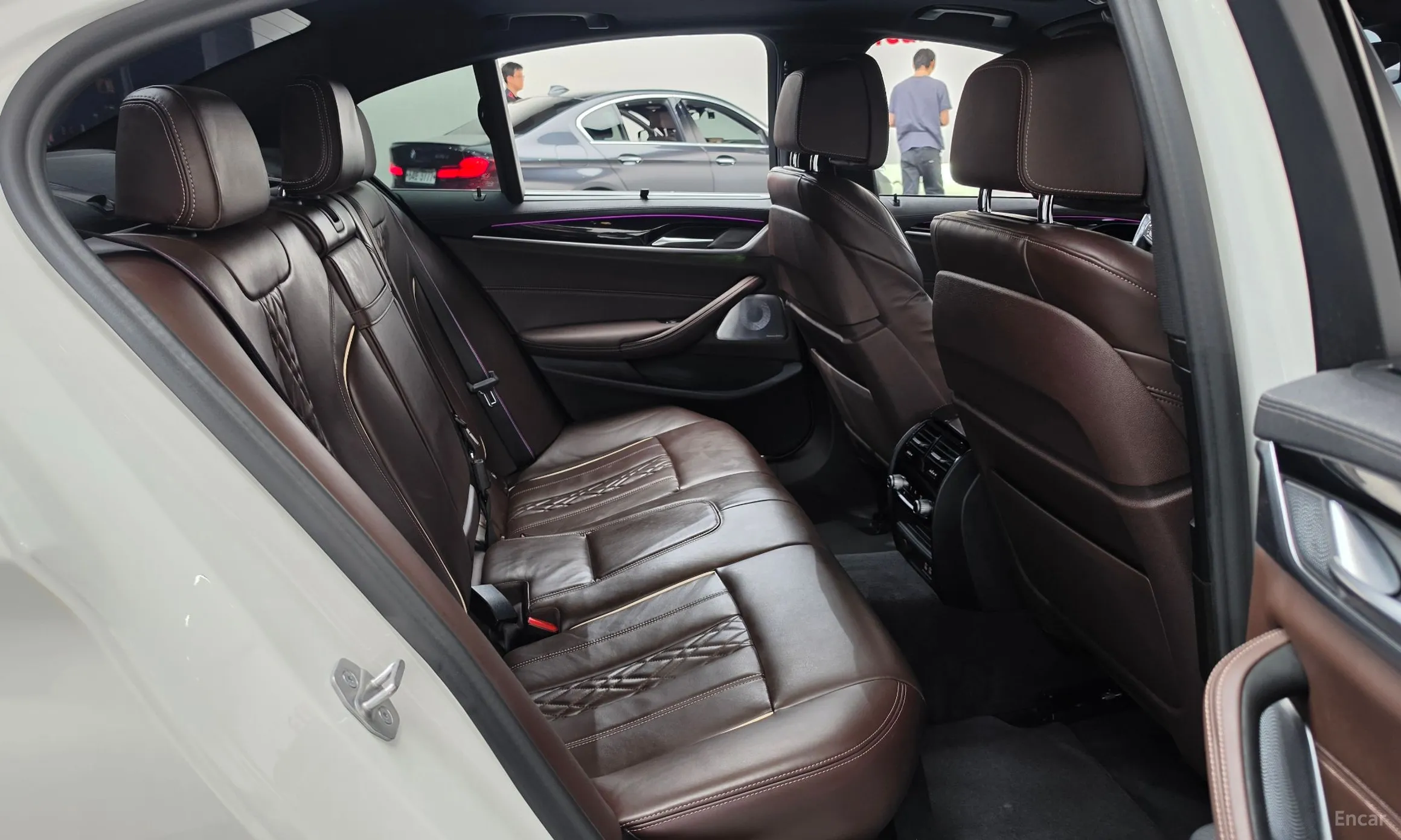BMW 5 Series (G30) превью 11
