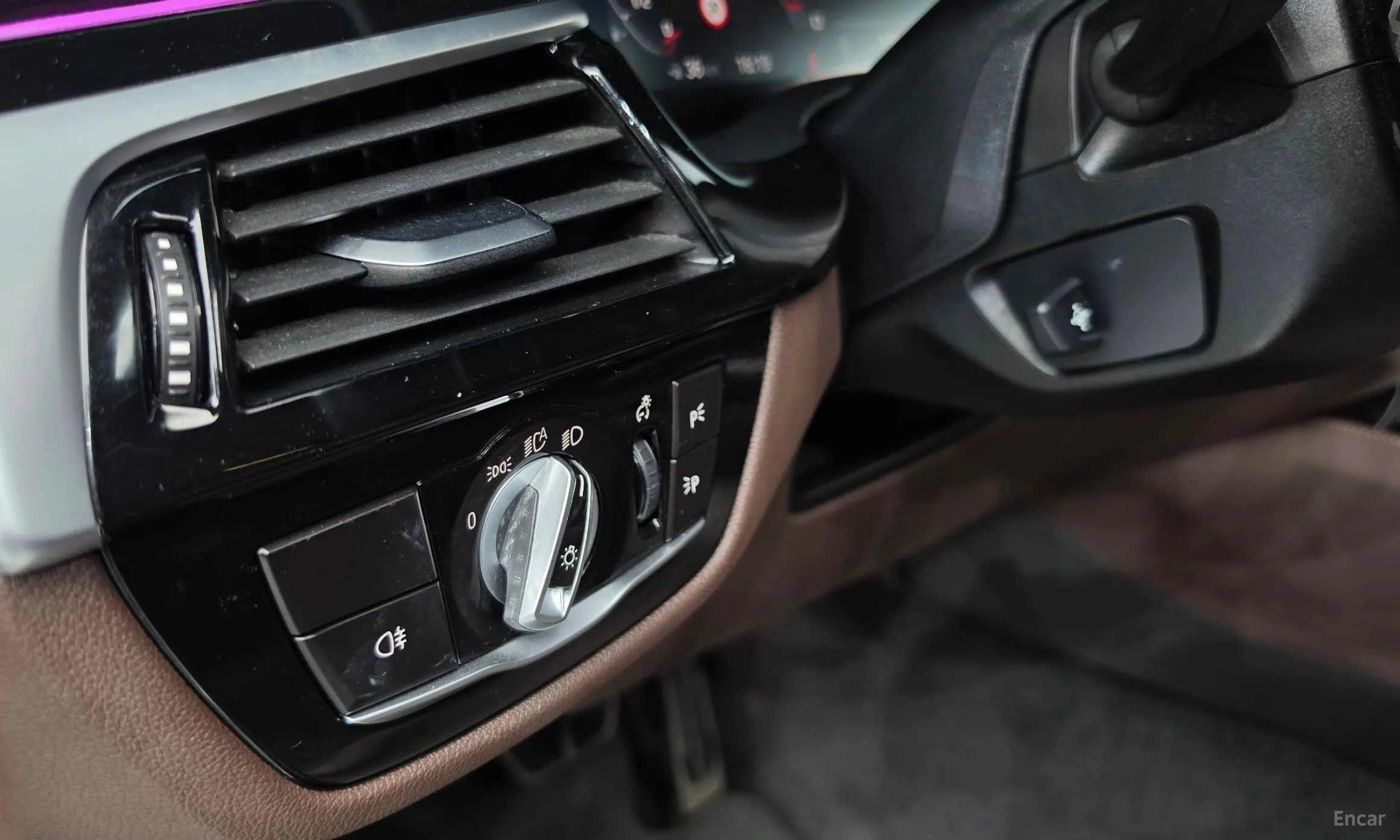 BMW 5 Series (G30) превью 20