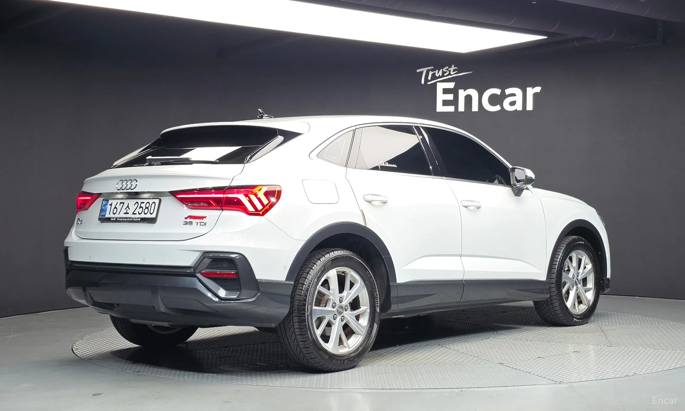 Audi Q3 (F3)