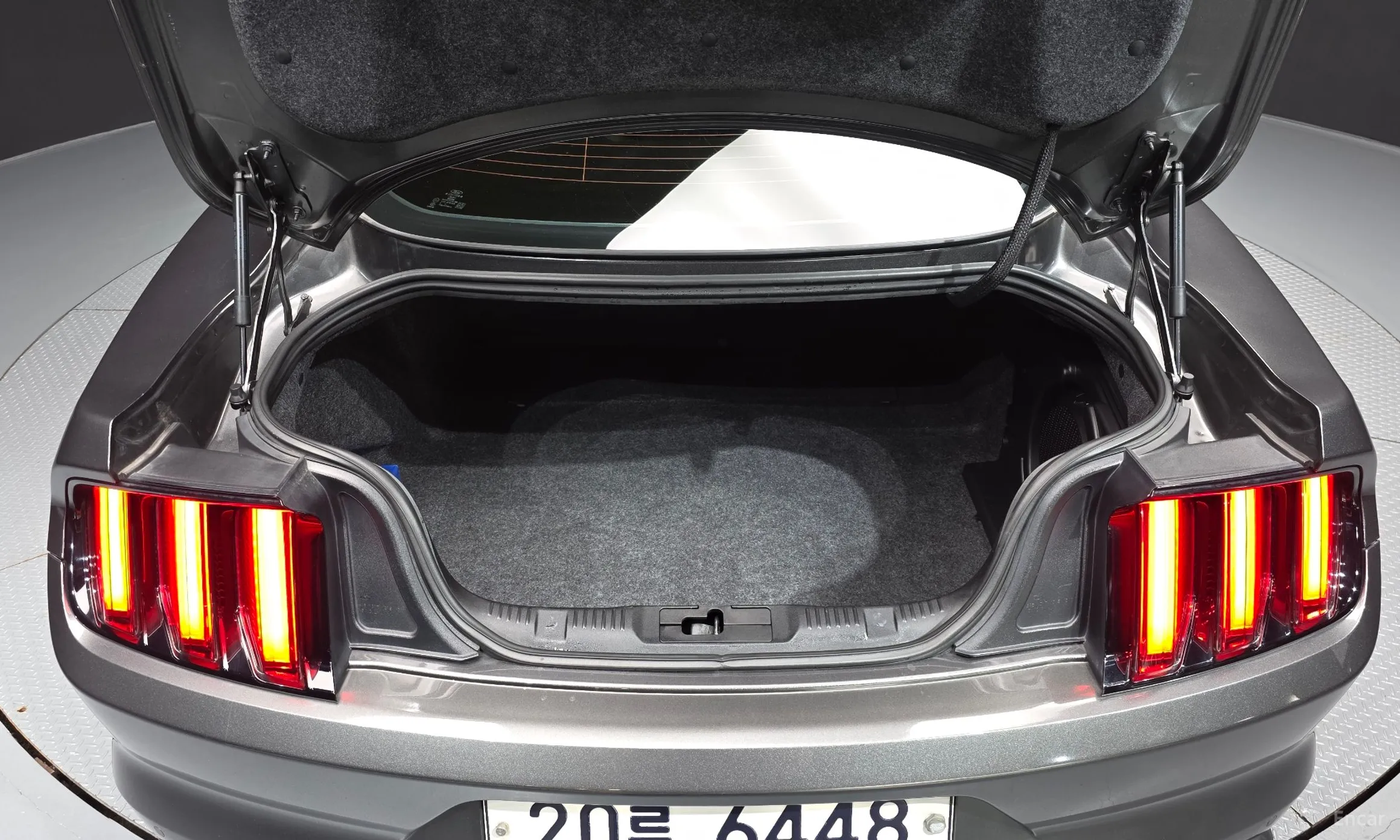 Ford Mustang превью 20