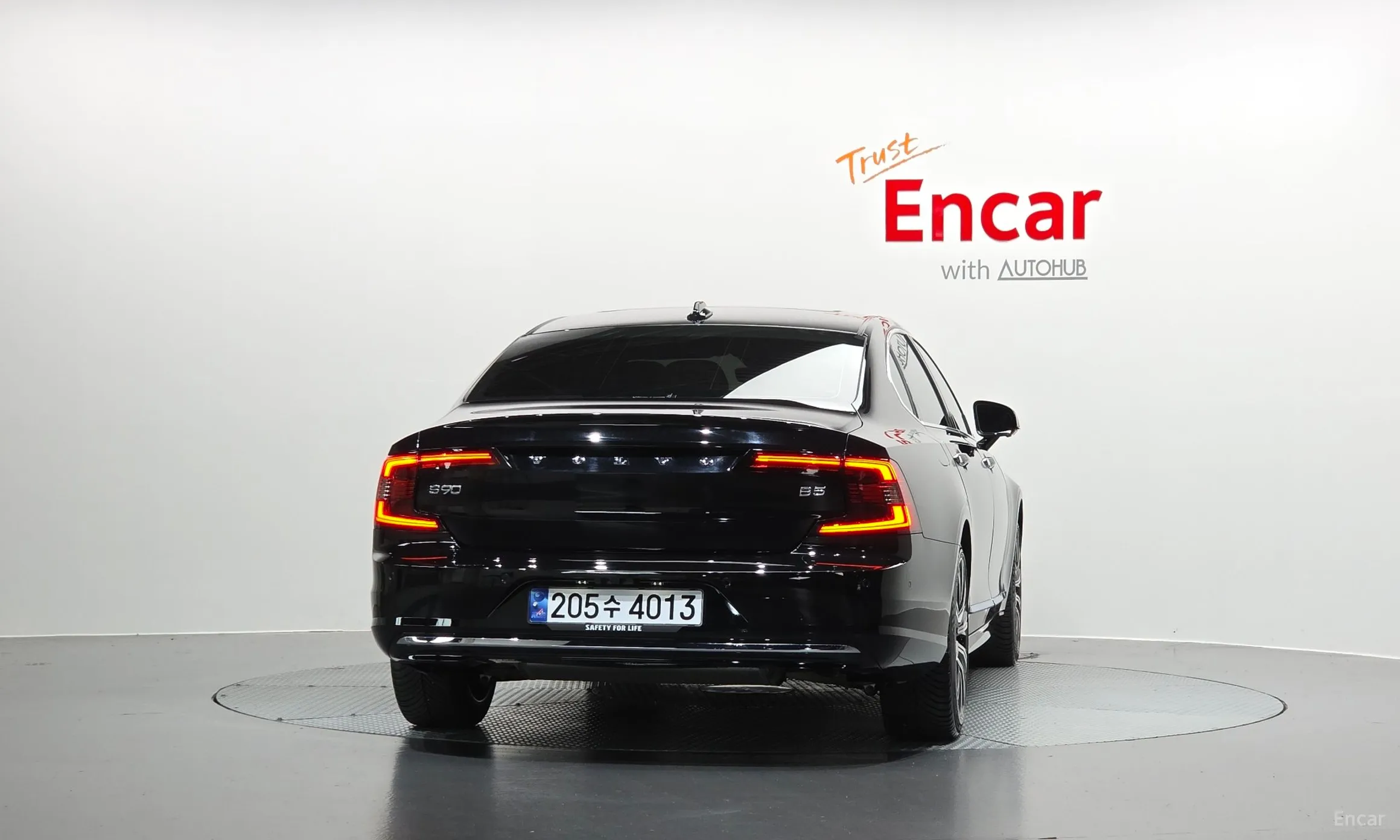 Volvo S90 превью 4