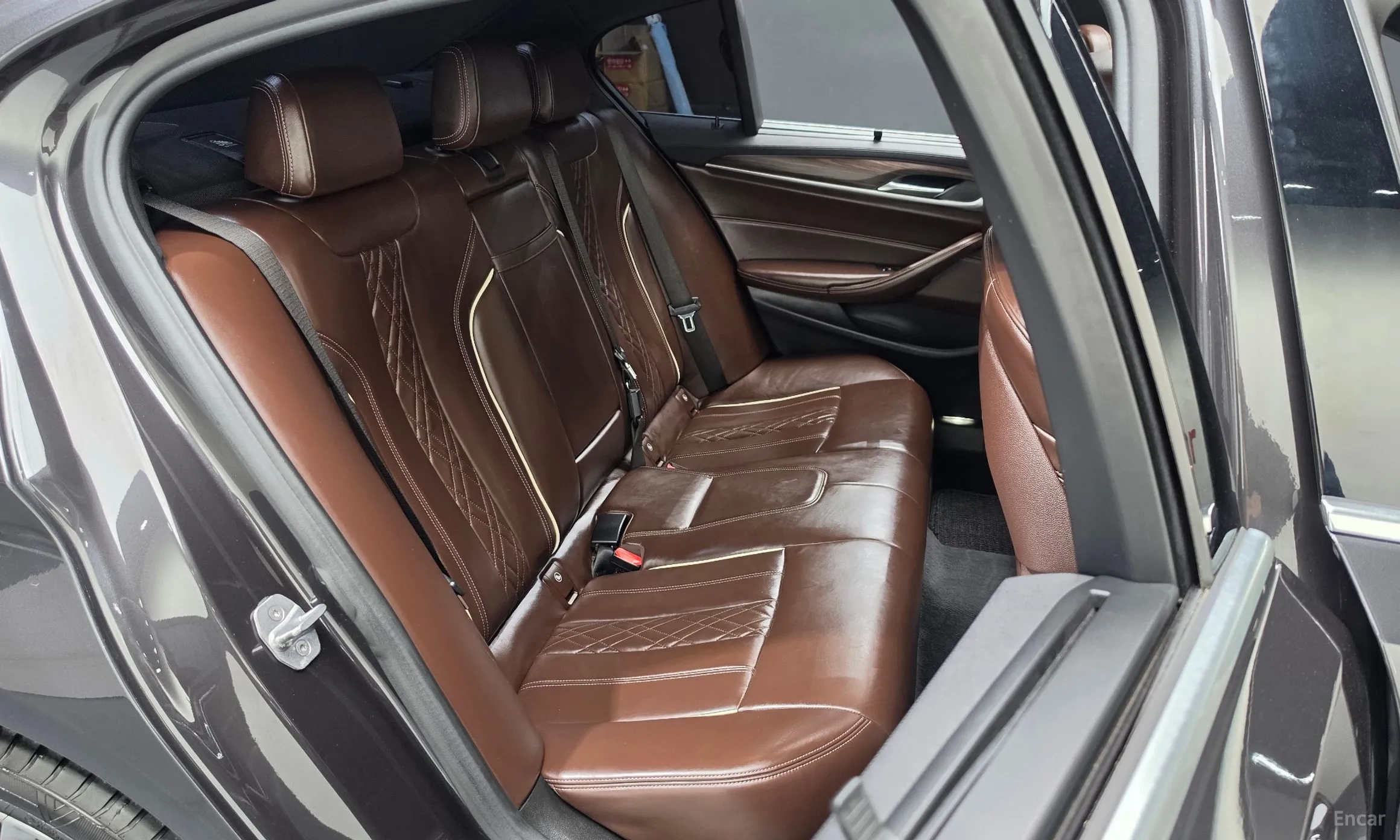 BMW 5 Series (G30) превью 12