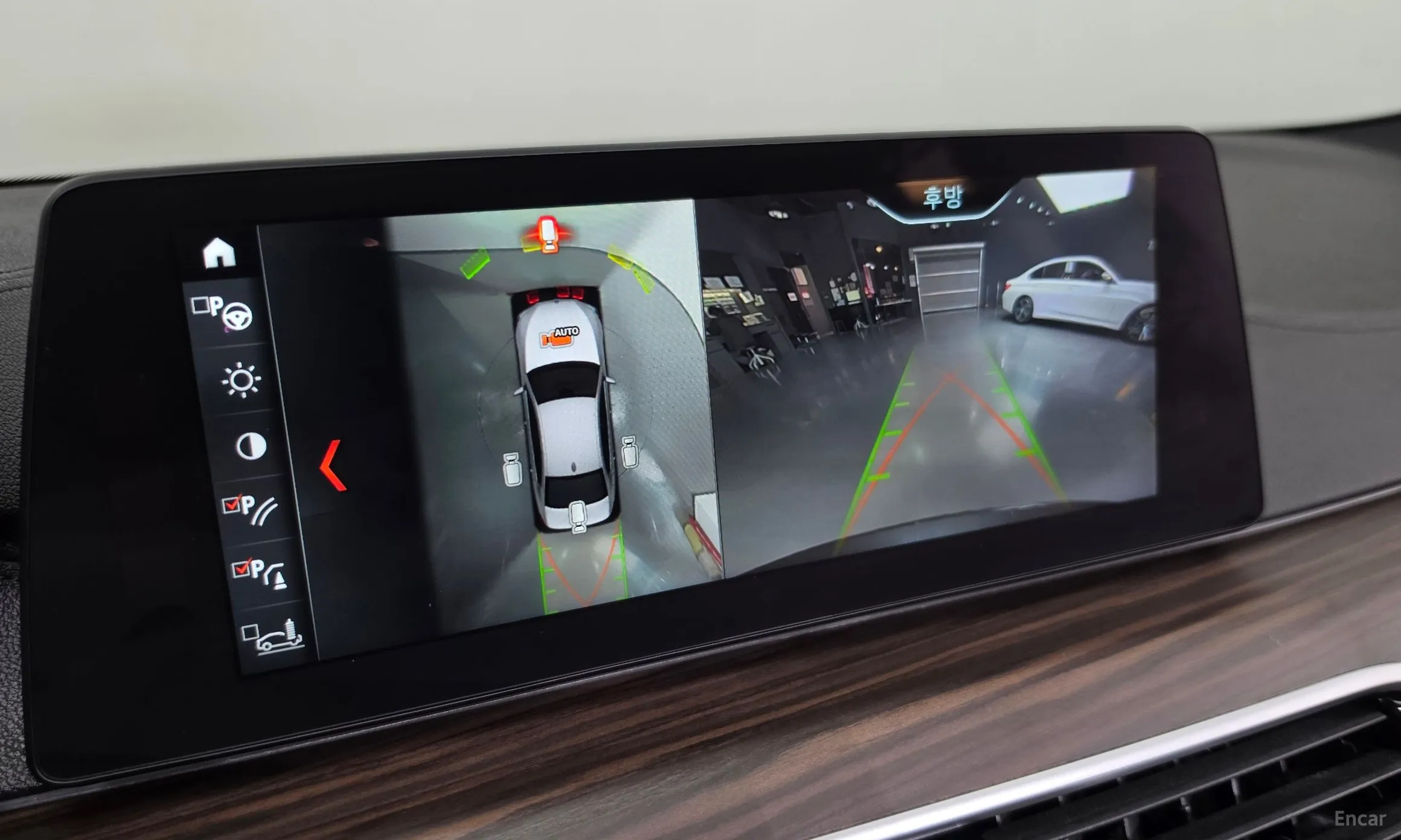 BMW 5 Series (G30) превью 15