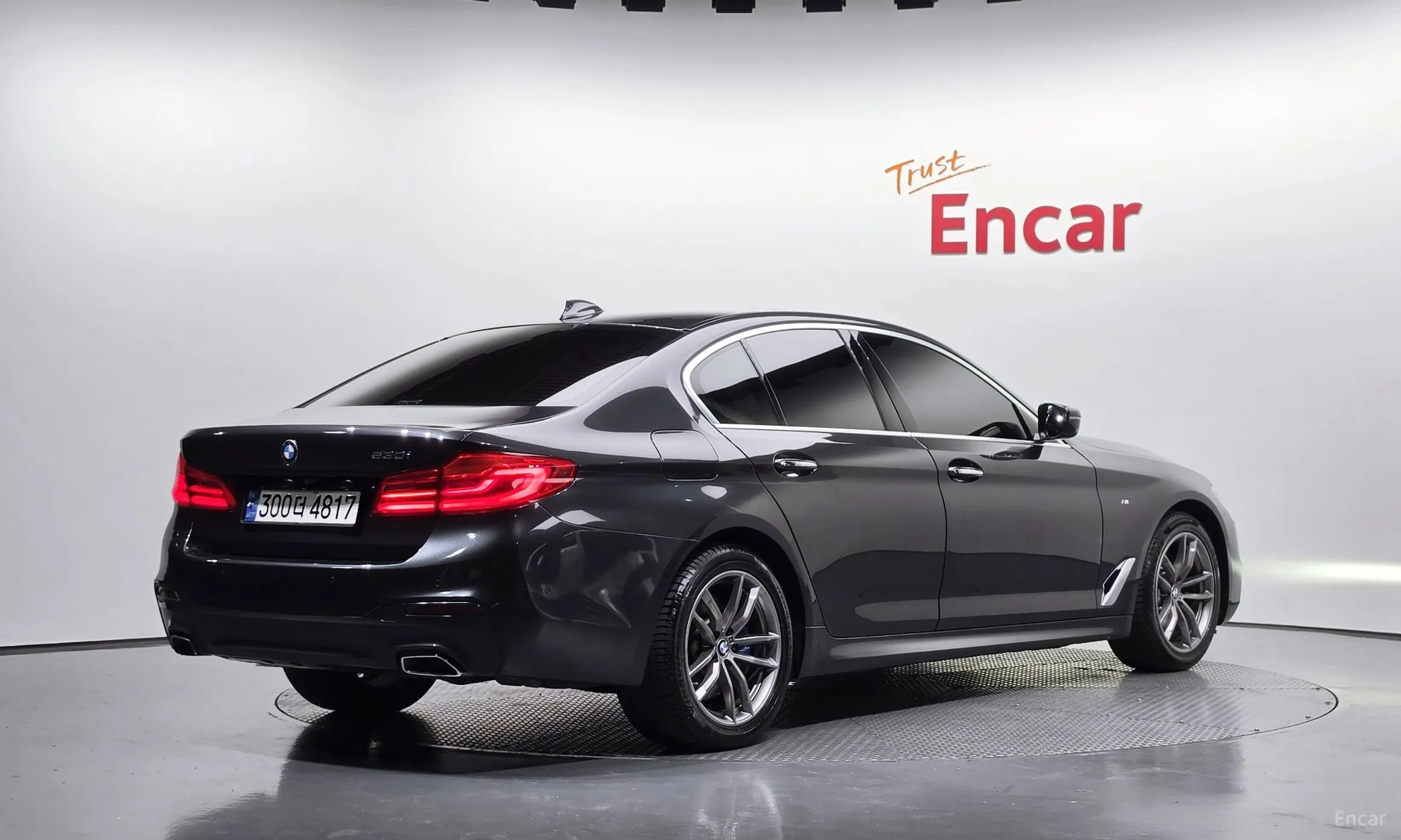 BMW 5 Series (G30) превью 2