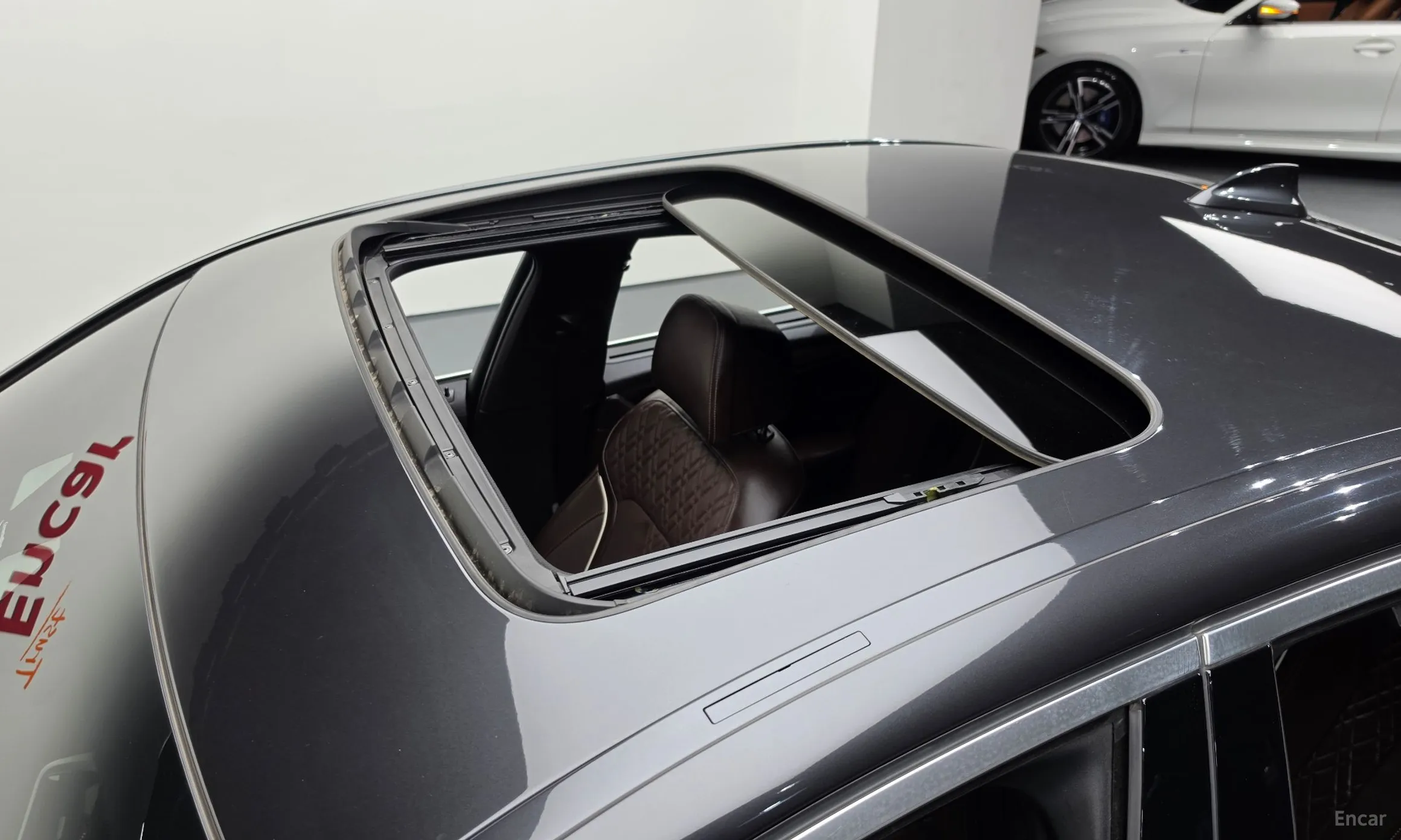 BMW 5 Series (G30) превью 18