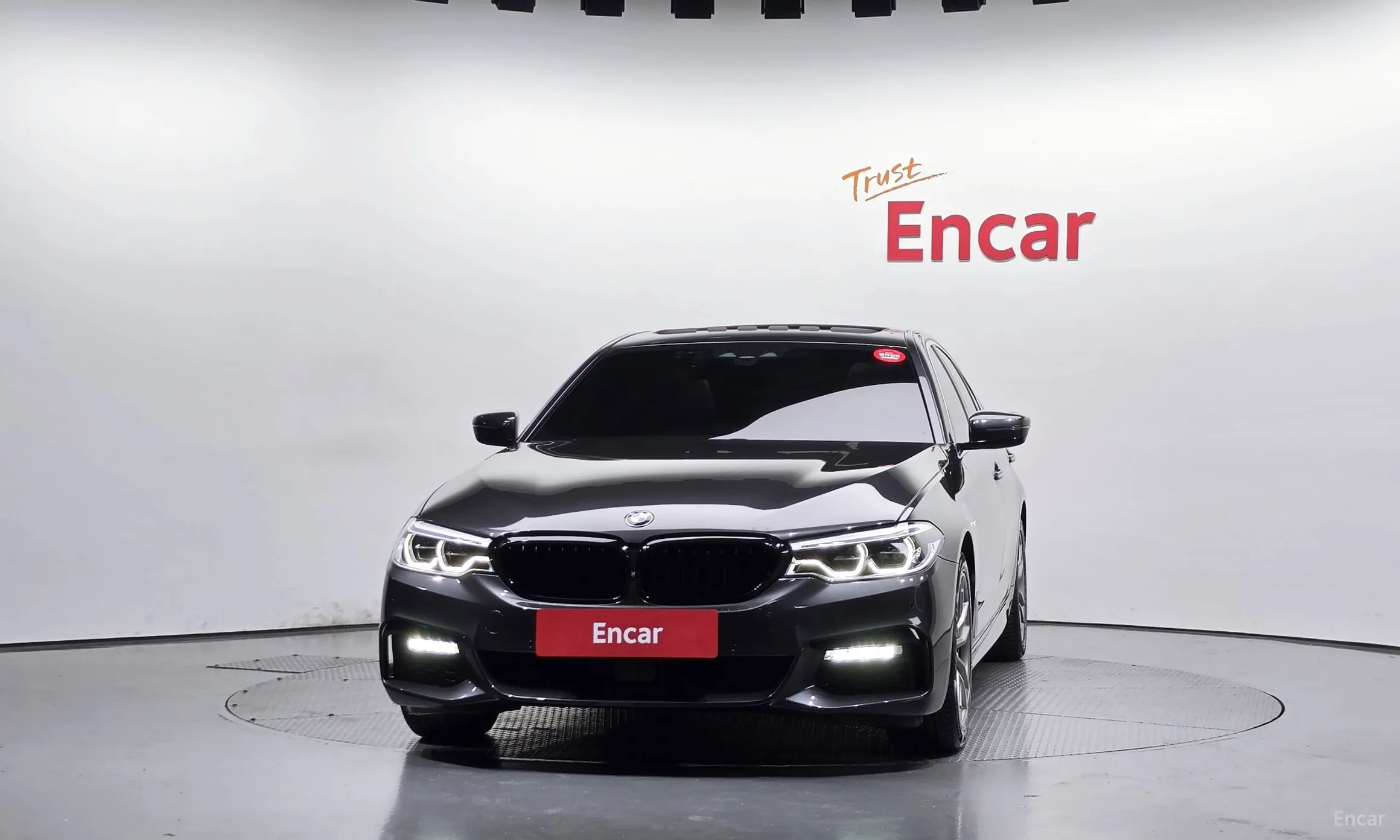 BMW 5 Series (G30) превью 3