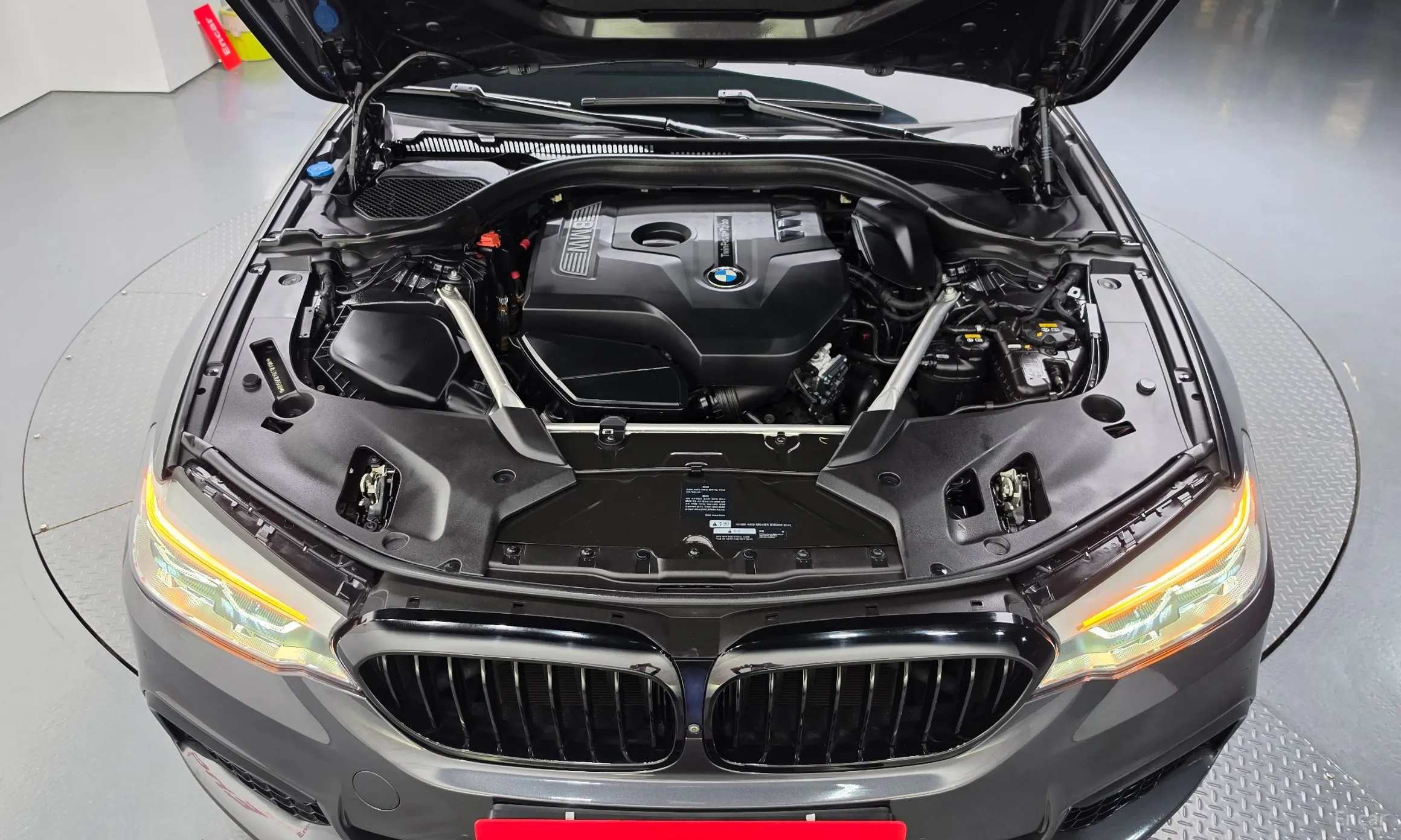 BMW 5 Series (G30) превью 6