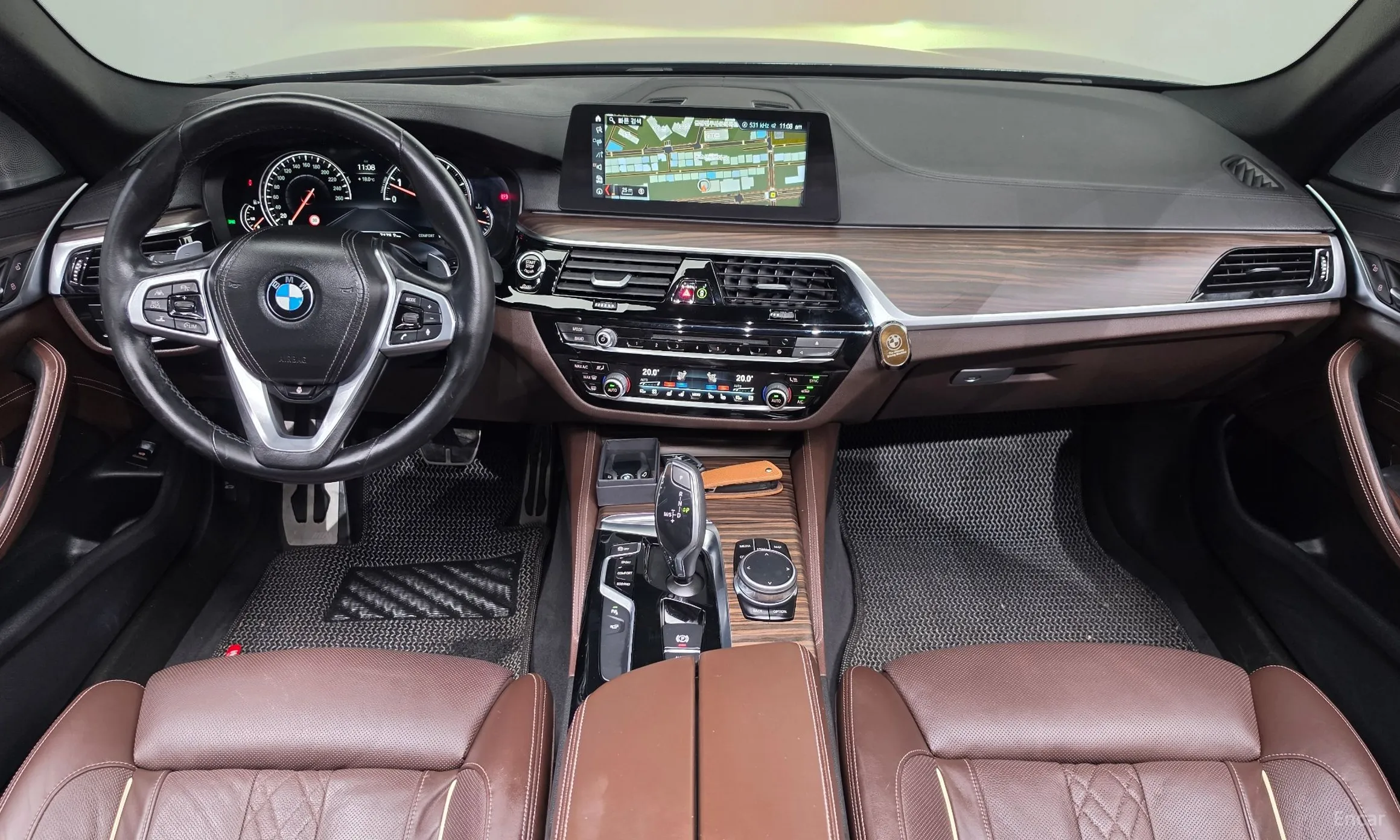 BMW 5 Series (G30) превью 7