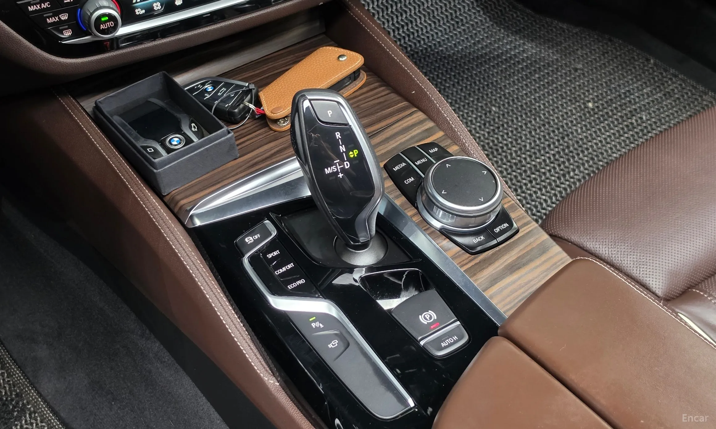 BMW 5 Series (G30) превью 9