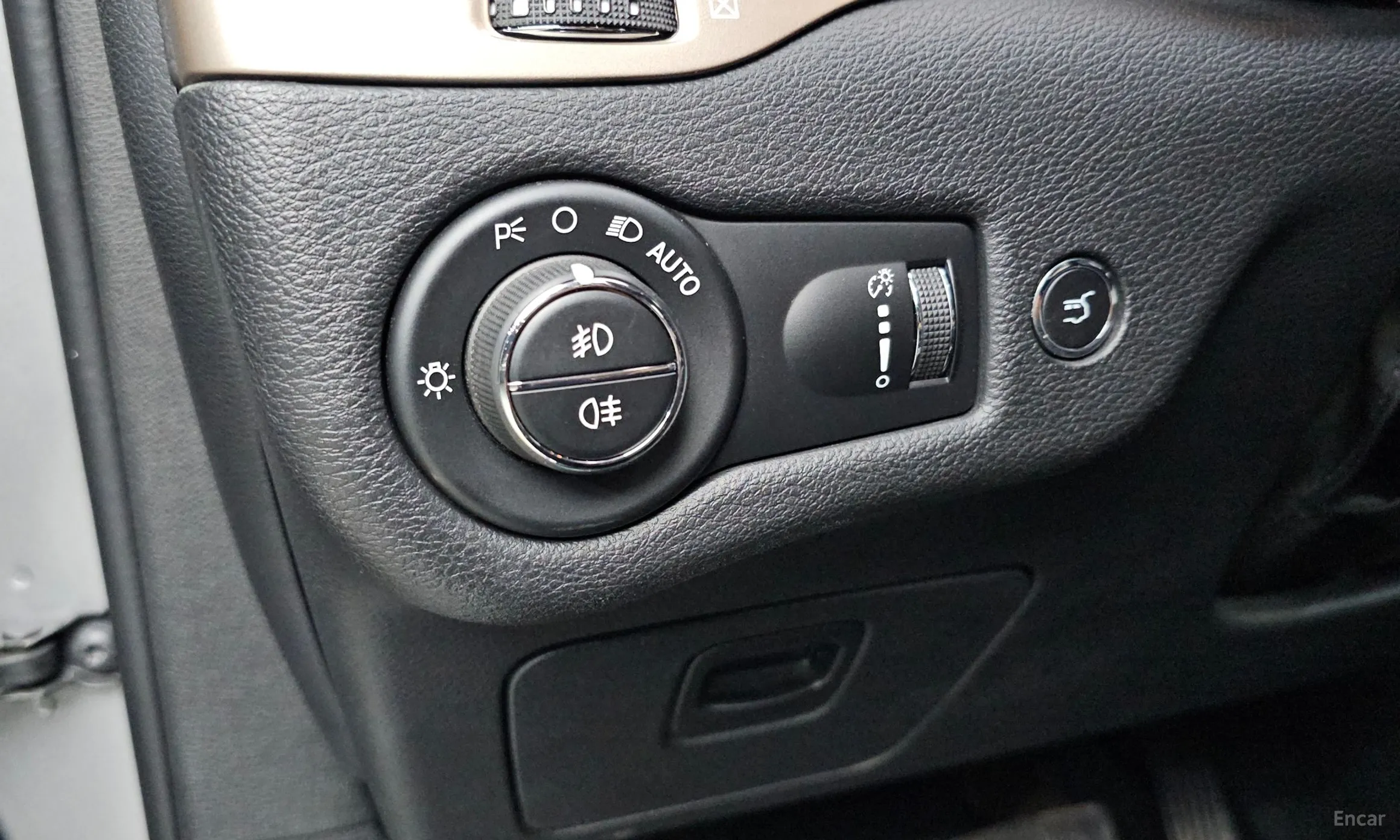 Jeep Cherokee (KL) превью 13