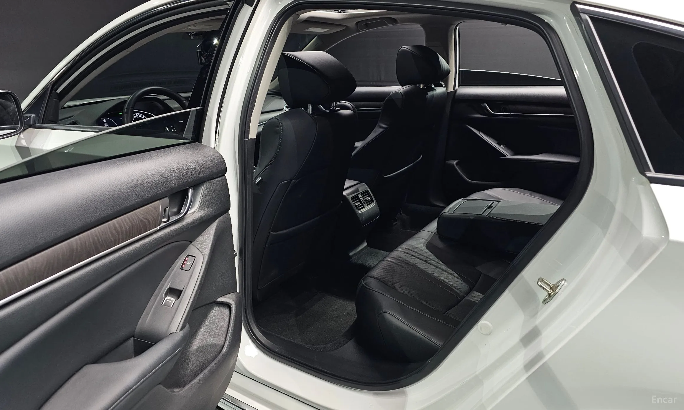 Honda Accord 10th Generation превью 12