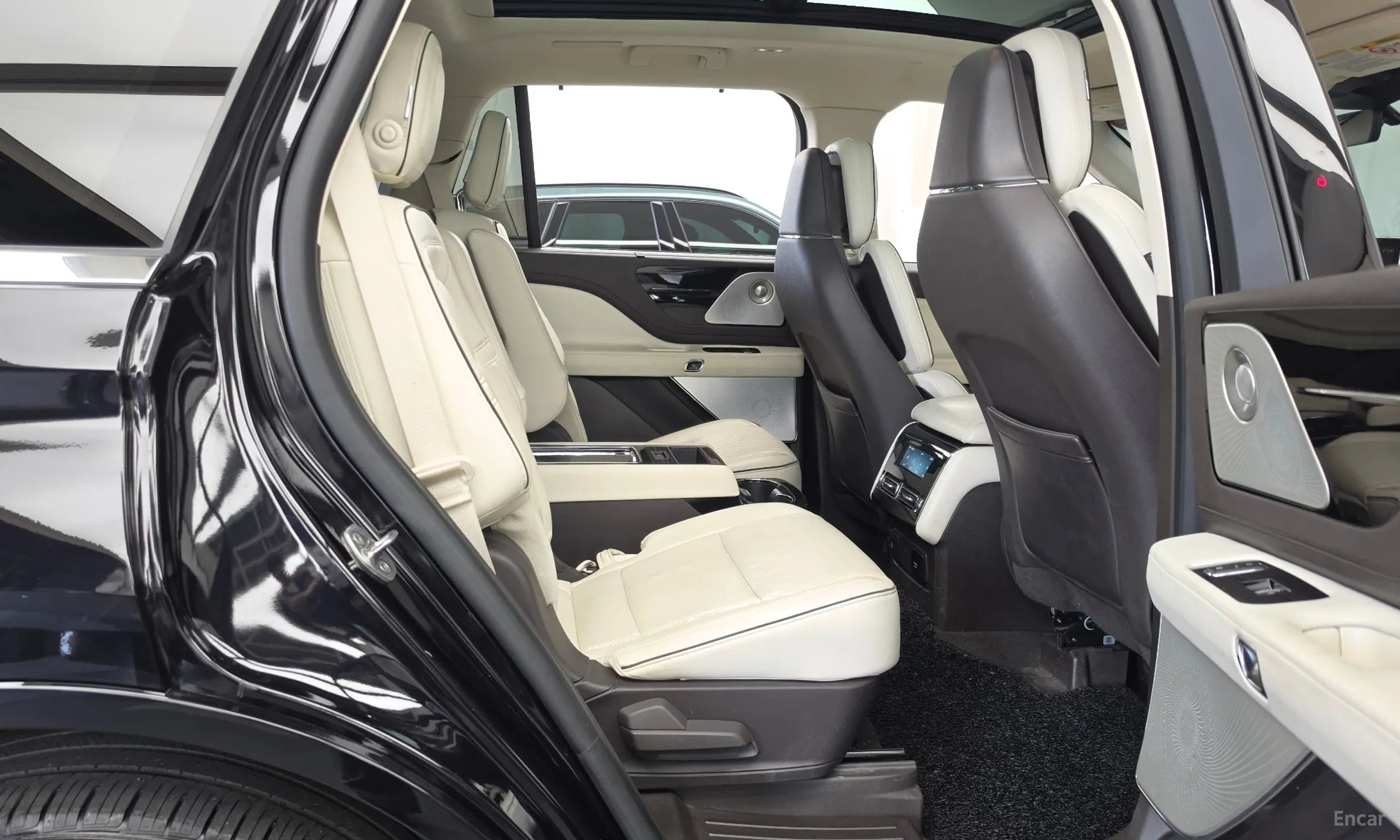 Lincoln Aviator 2nd Generation превью 12