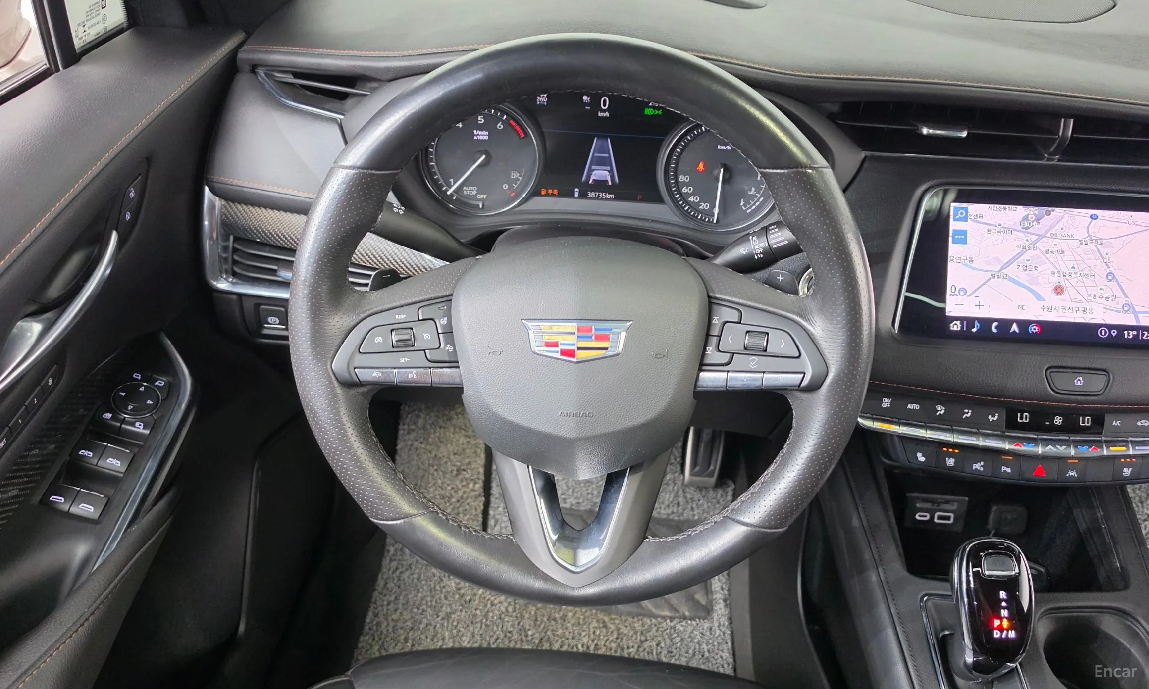 Cadillac XT4 превью 14