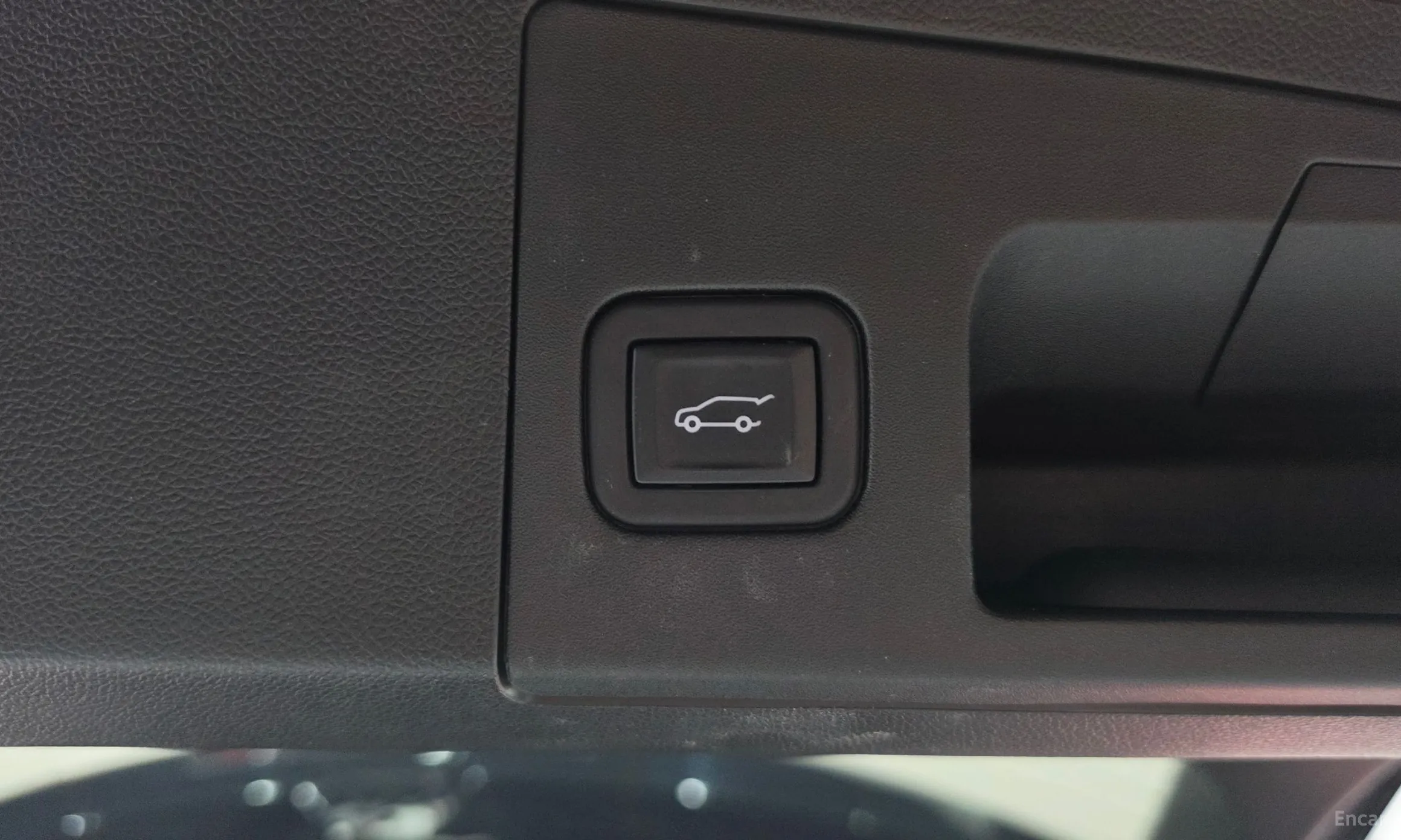 Cadillac XT4 превью 18