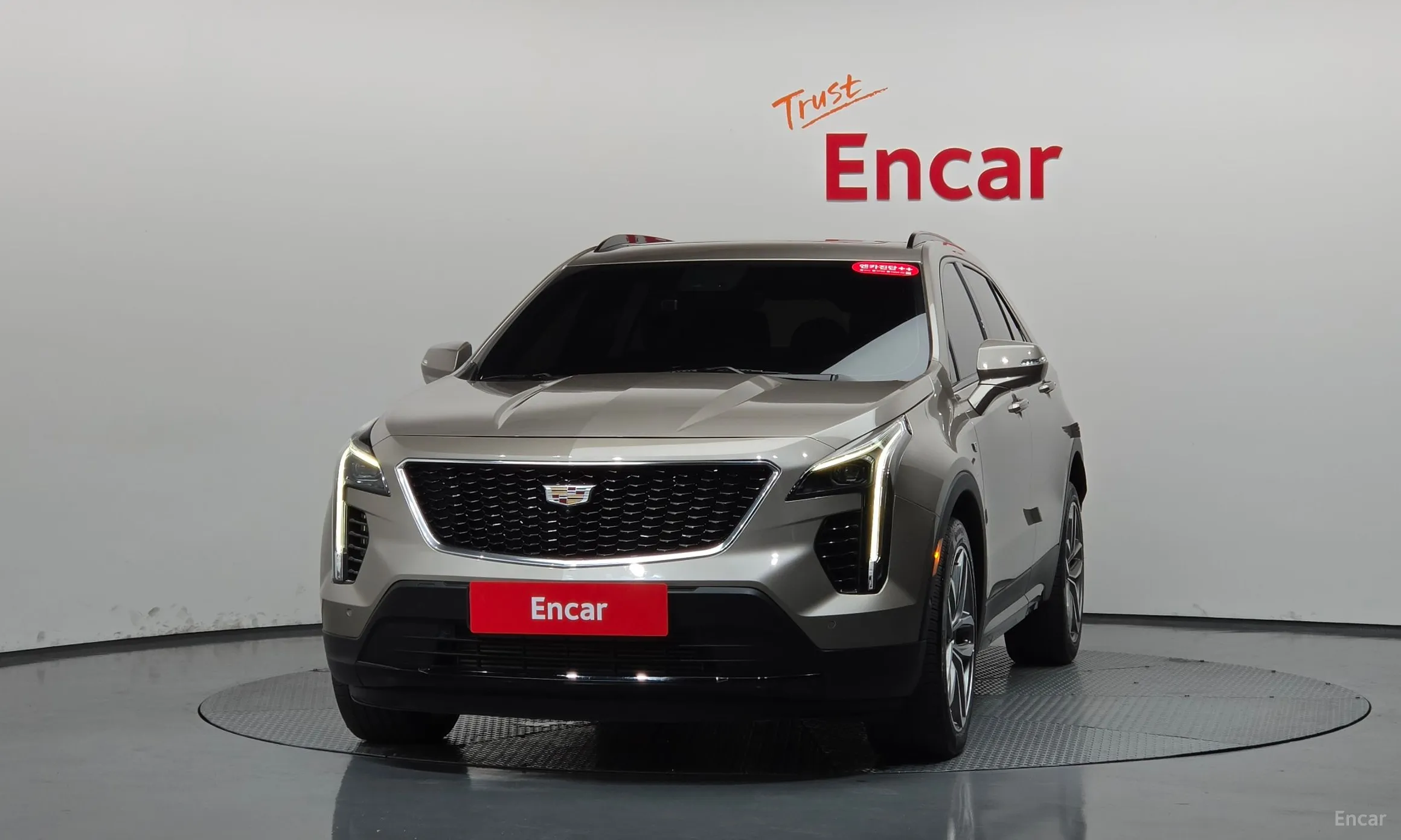 Cadillac XT4 превью 3