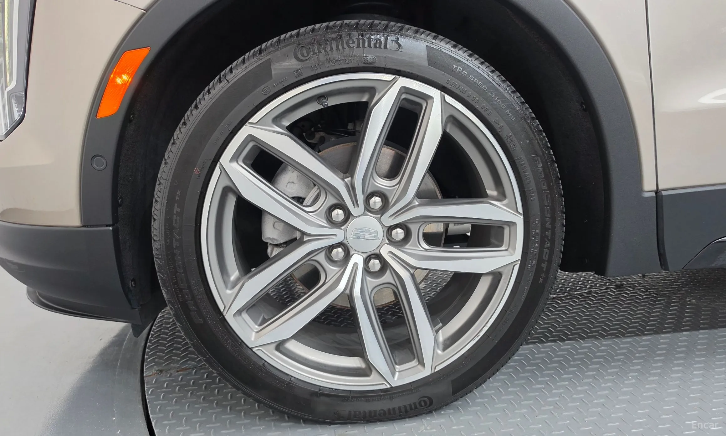 Cadillac XT4 превью 5
